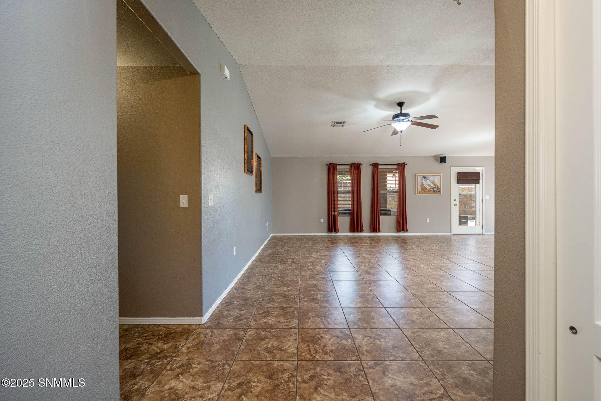5948 Leaping Lizard Loop, Las Cruces, New York image 4