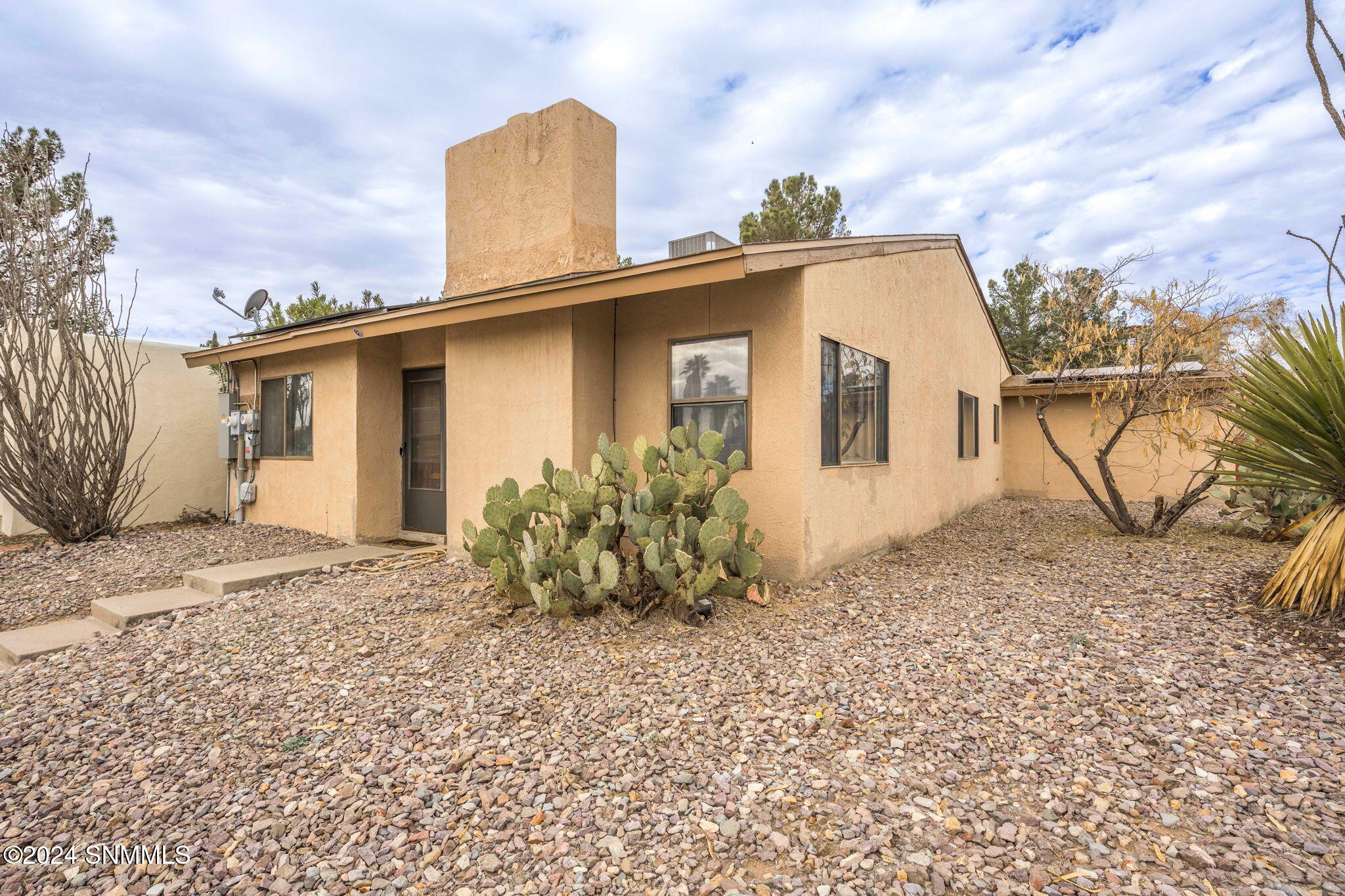 3245 Executive Hills Road, Las Cruces, New Mexico image 2