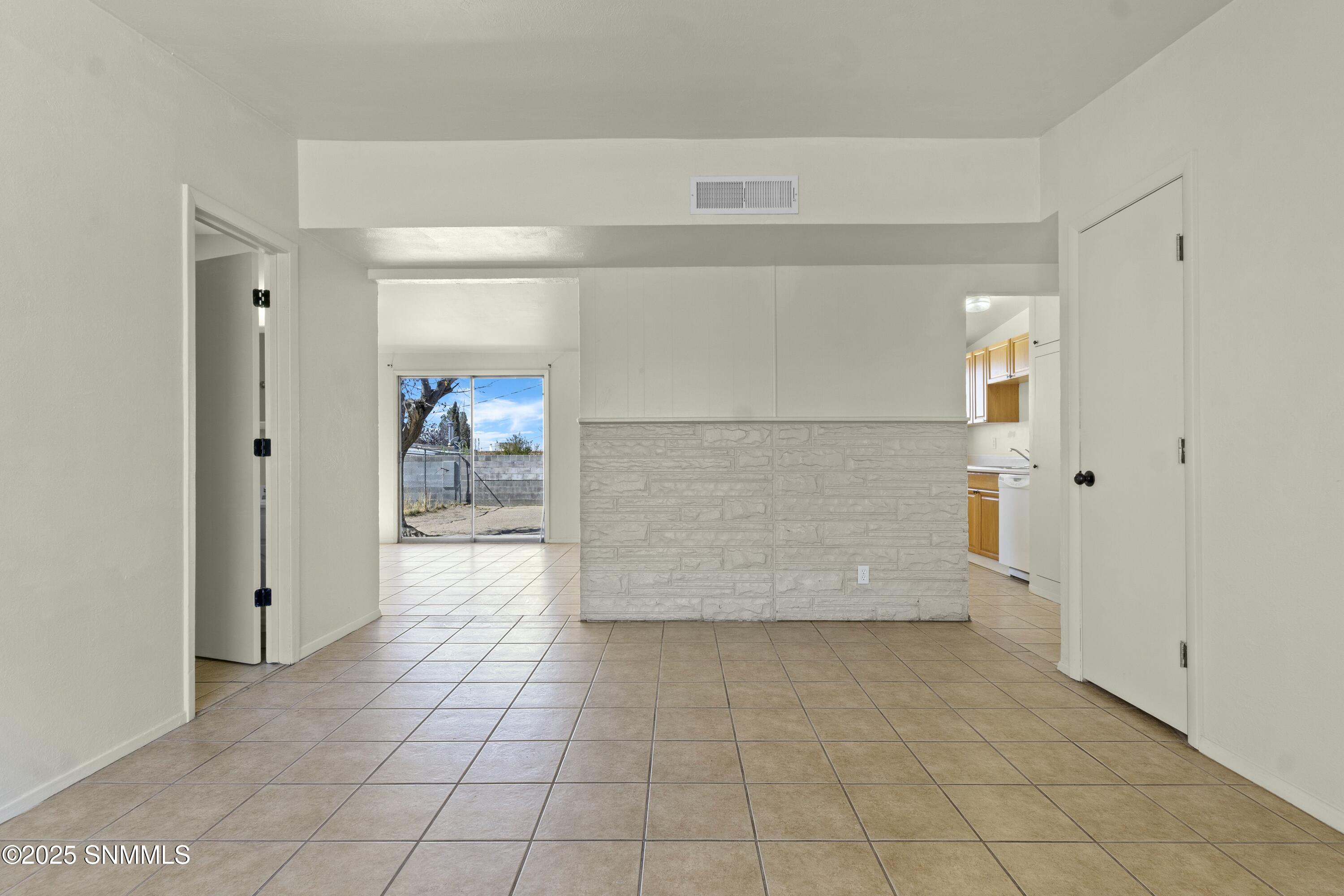1104 Stull Drive, Las Cruces, New Mexico image 3