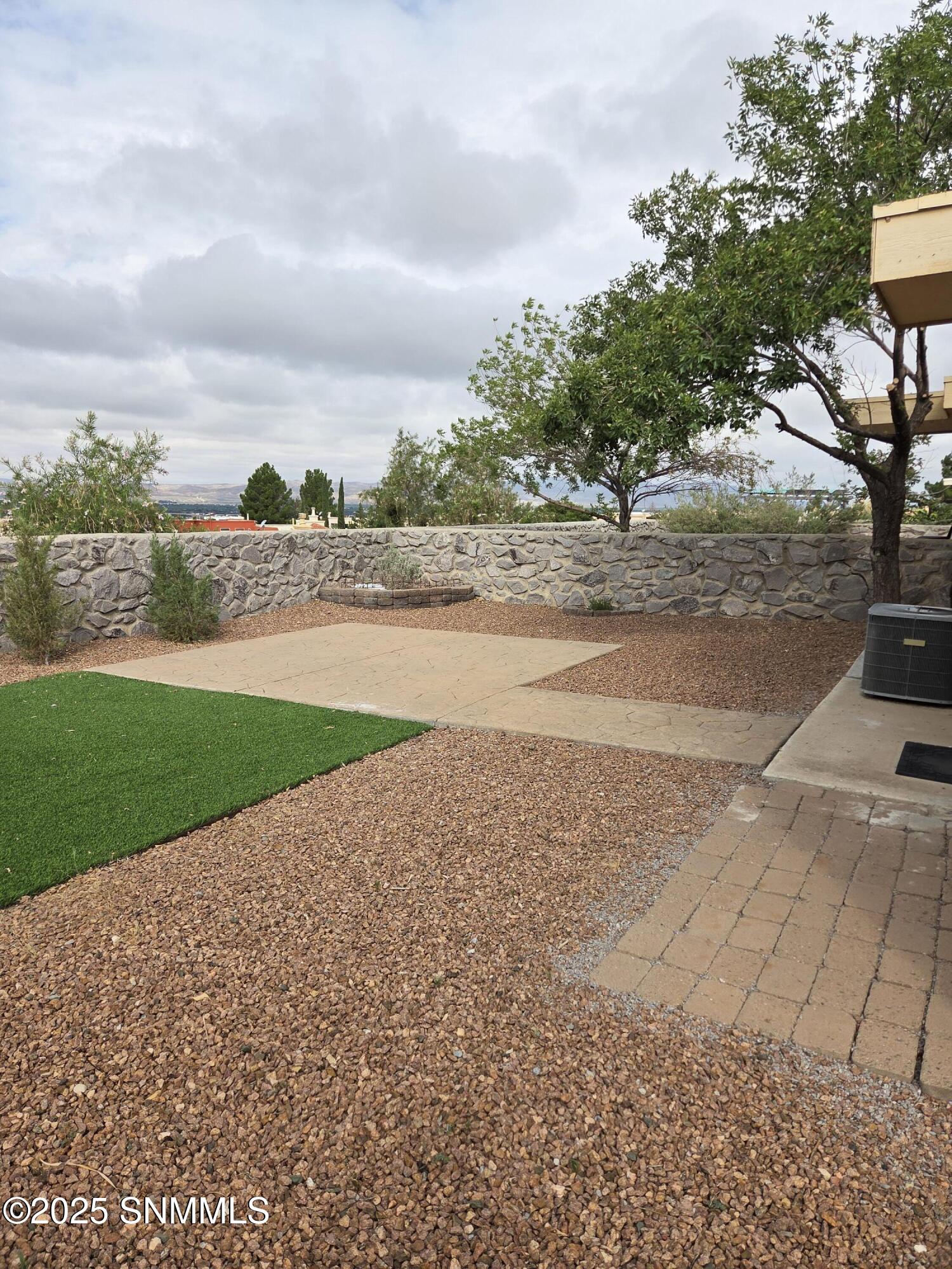 Las Cruces, New Mexico 88012, United States, 3 Bedrooms Bedrooms, ,2 BathroomsBathrooms,Residential,Active,208229