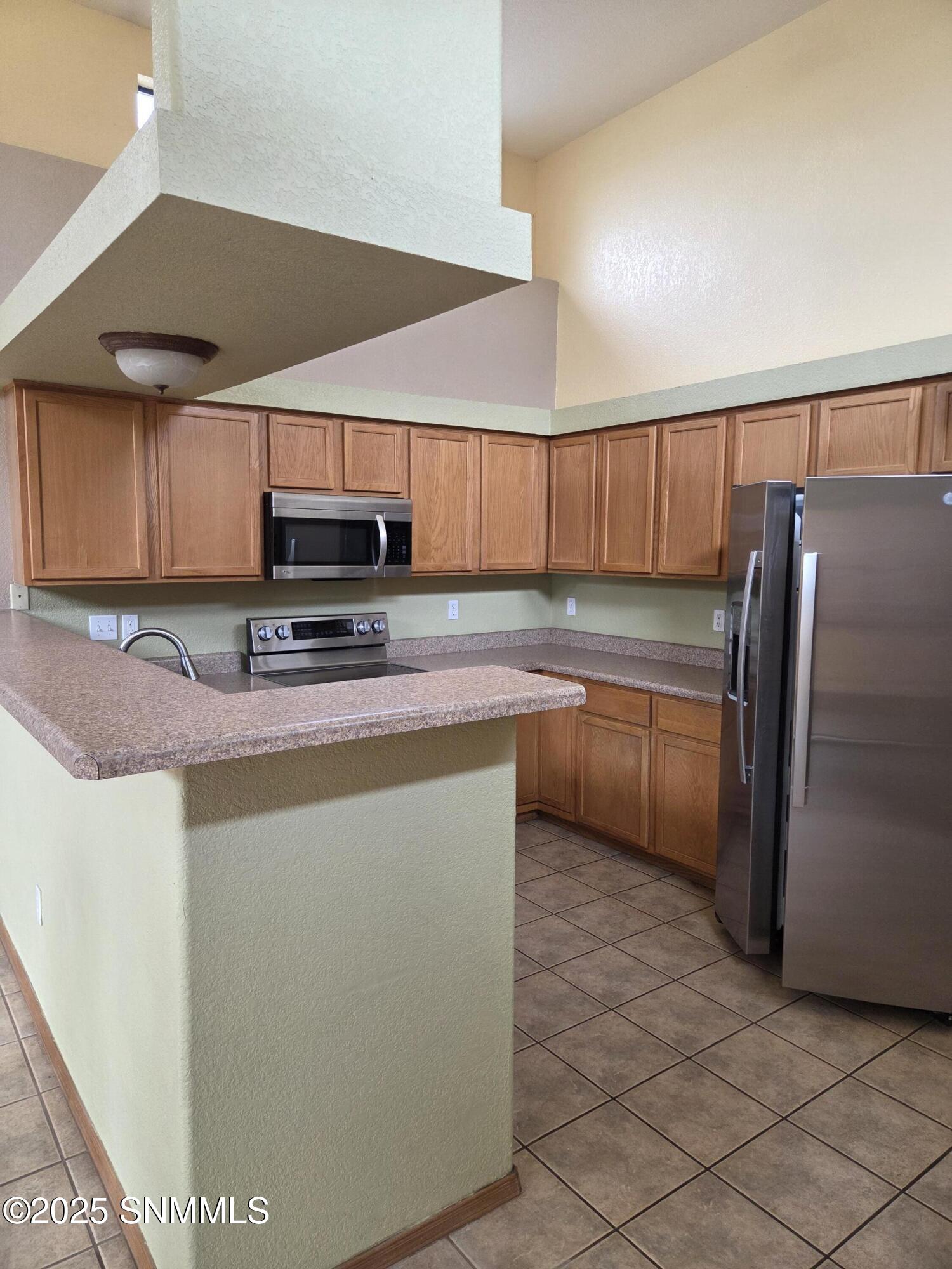 Las Cruces, New Mexico 88012, United States, 3 Bedrooms Bedrooms, ,2 BathroomsBathrooms,Residential,Active,208229
