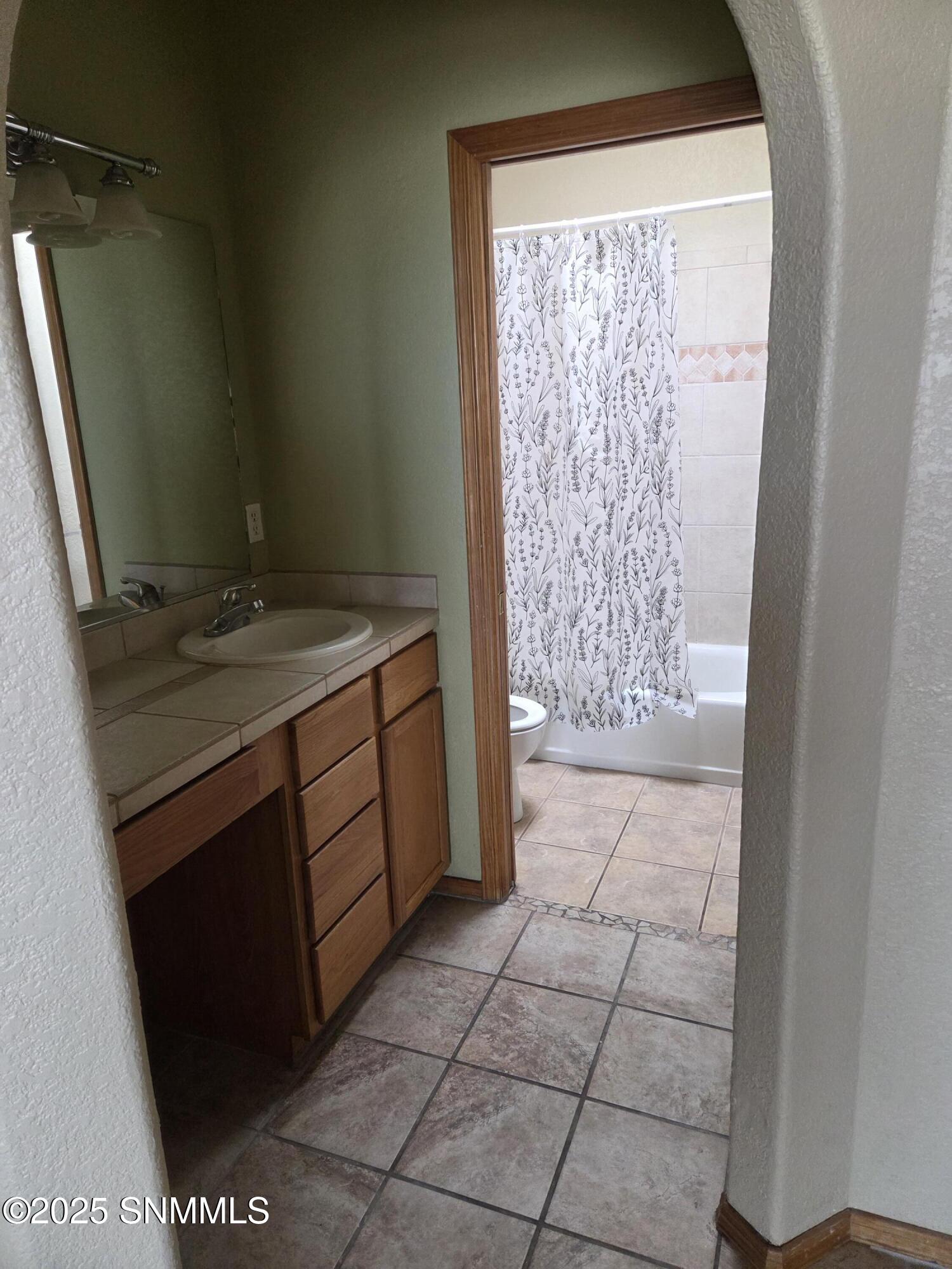 Las Cruces, New Mexico 88012, United States, 3 Bedrooms Bedrooms, ,2 BathroomsBathrooms,Residential,Active,208229