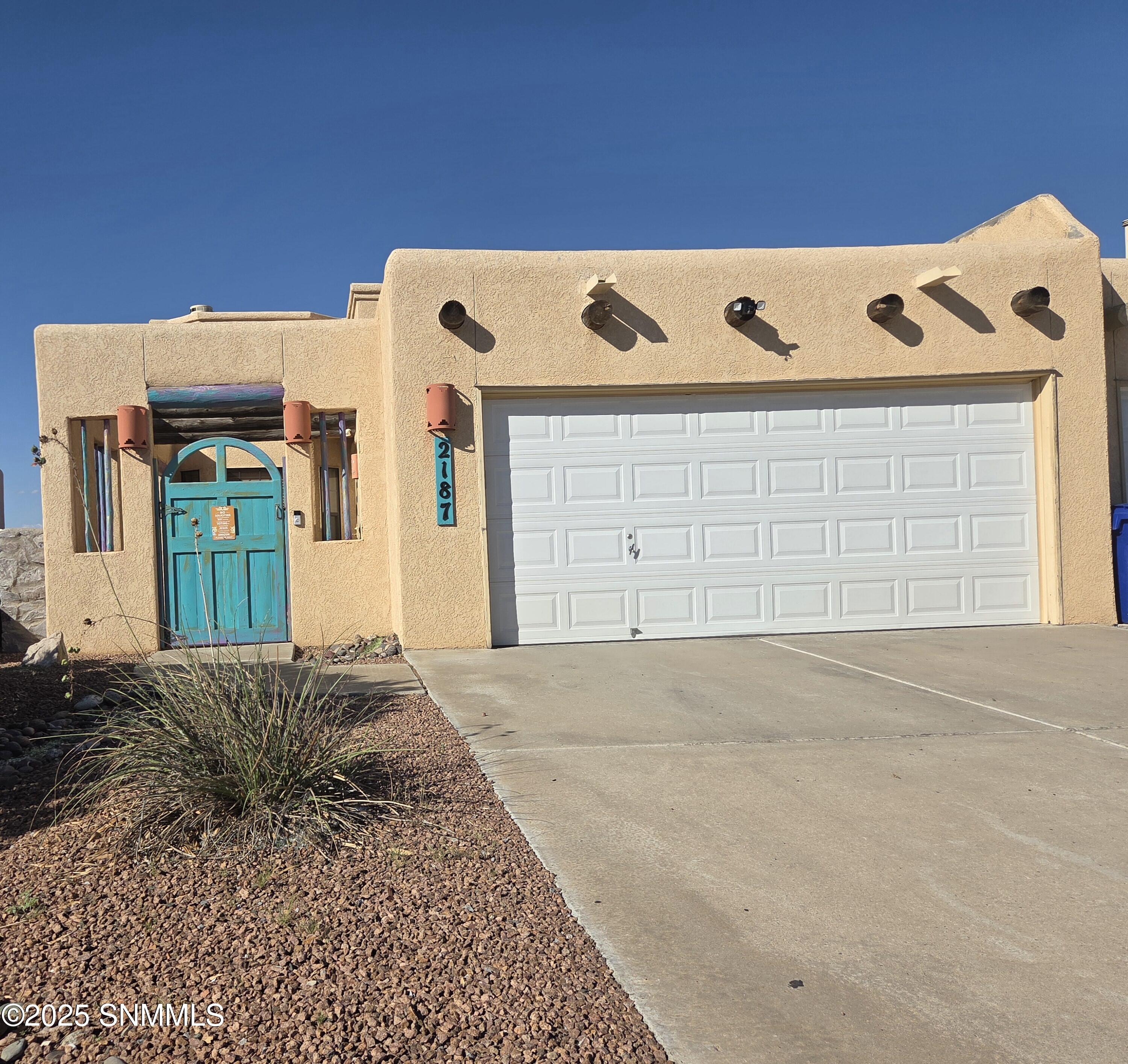 Las Cruces, New Mexico 88012, United States, 3 Bedrooms Bedrooms, ,2 BathroomsBathrooms,Residential,Active,208229