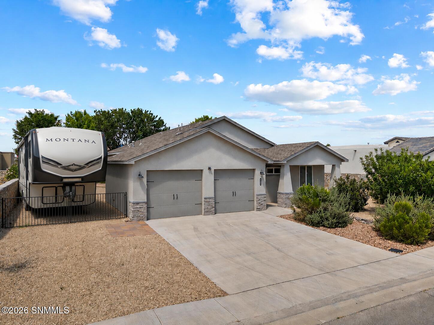 4601 Mesa Corta Drive - Photo 2