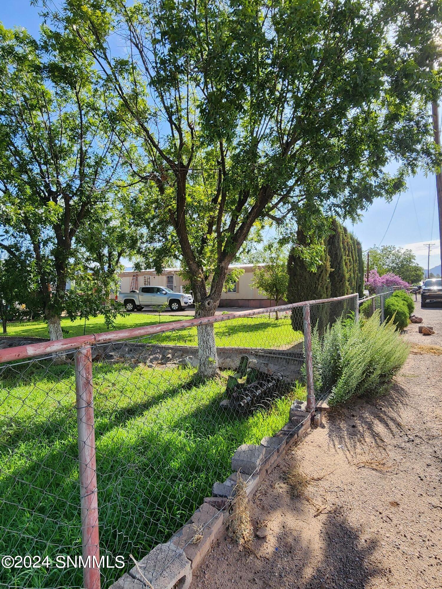 985 Yucca Road, Mesilla Park, New Mexico image 8