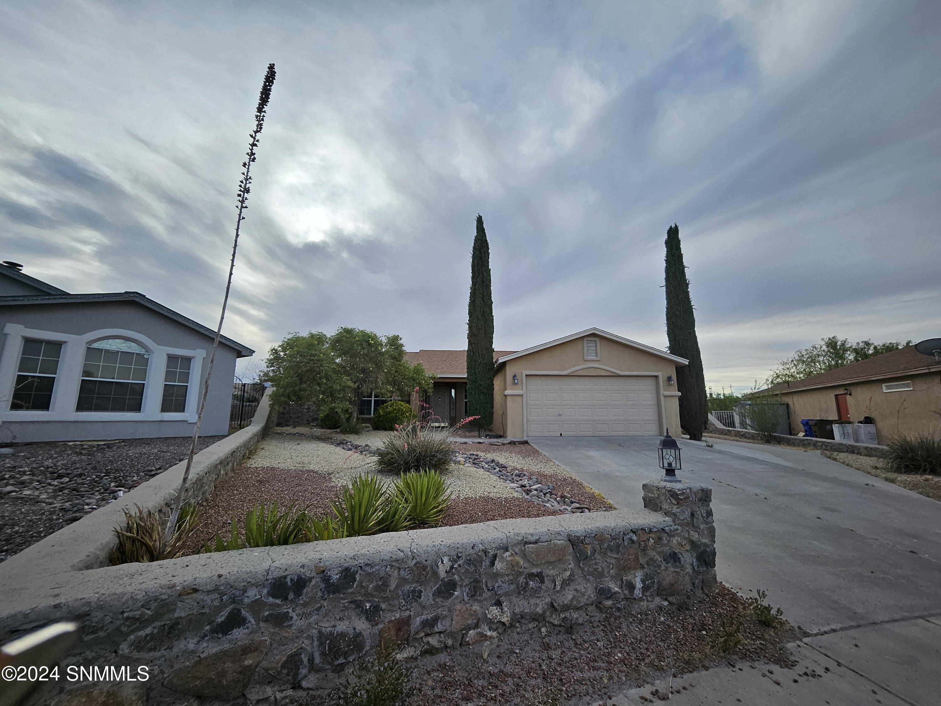 Las Cruces, New Mexico 88012, United States, 4 Bedrooms Bedrooms, ,2 BathroomsBathrooms,Residential,Active,56055