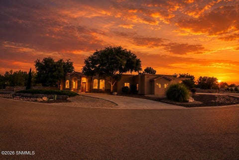 Homes For Sale - 2605 Calle Porton<br/> Las Cruces, NM 88007