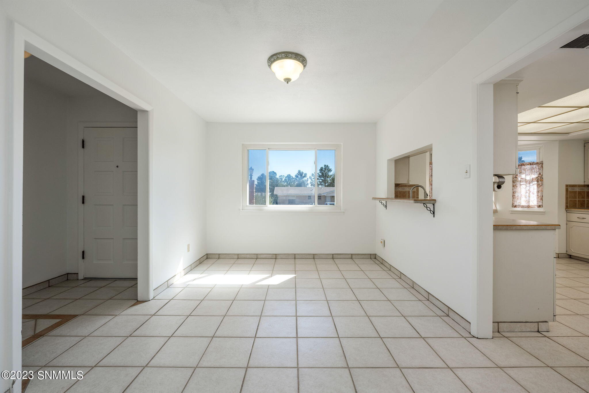 Las Cruces, New Mexico 88011, United States, 3 Bedrooms Bedrooms, ,2 BathroomsBathrooms,Residential,Pending,68864