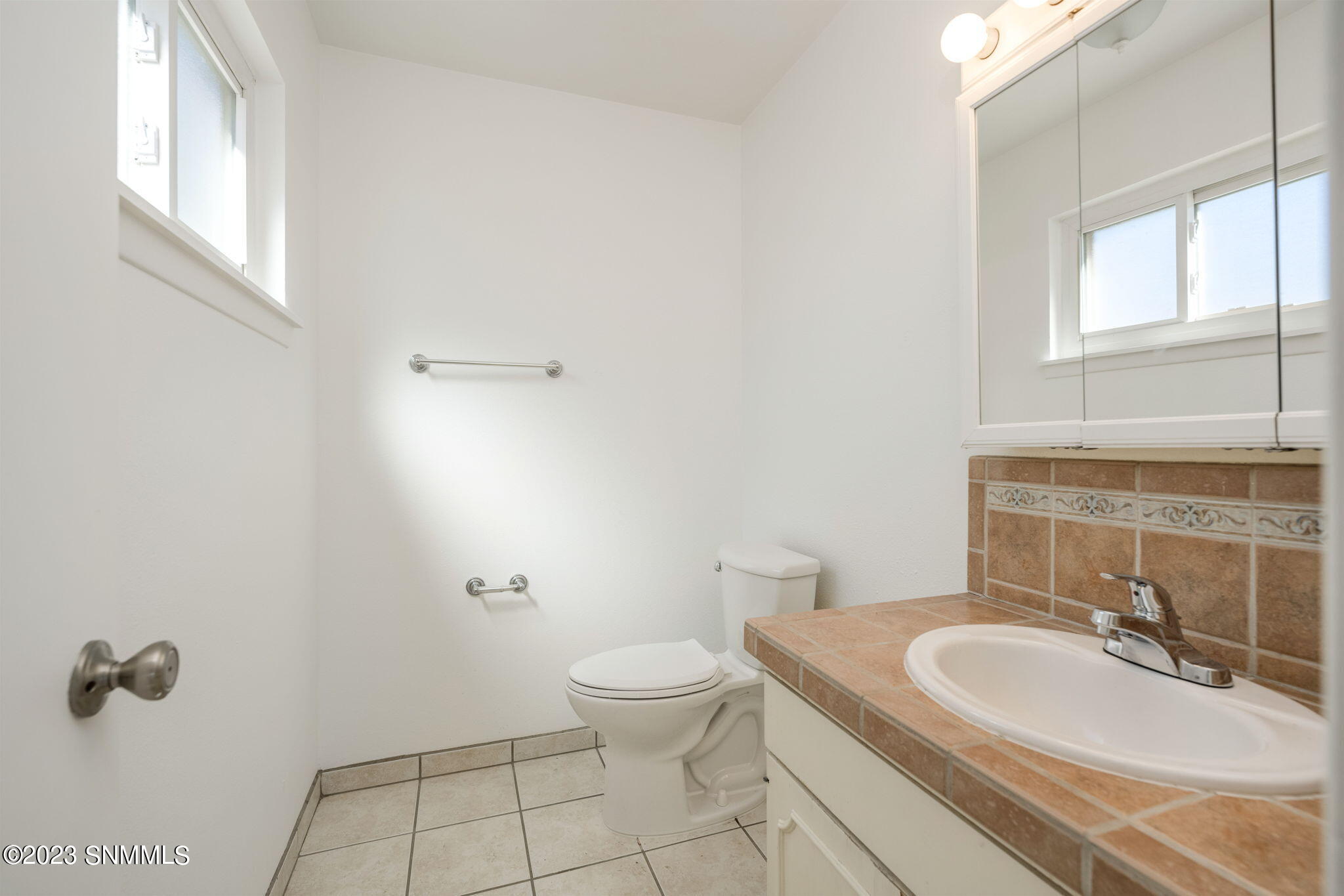 Las Cruces, New Mexico 88011, United States, 3 Bedrooms Bedrooms, ,2 BathroomsBathrooms,Residential,Pending,68864