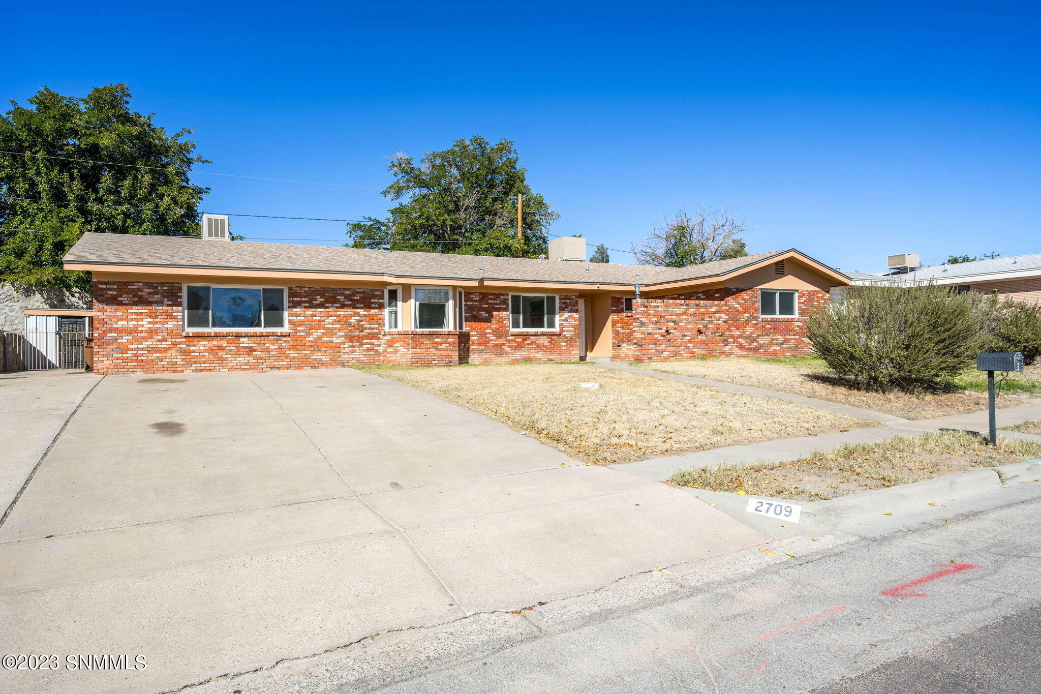 Las Cruces, New Mexico 88011, United States, 3 Bedrooms Bedrooms, ,2 BathroomsBathrooms,Residential,Pending,68864