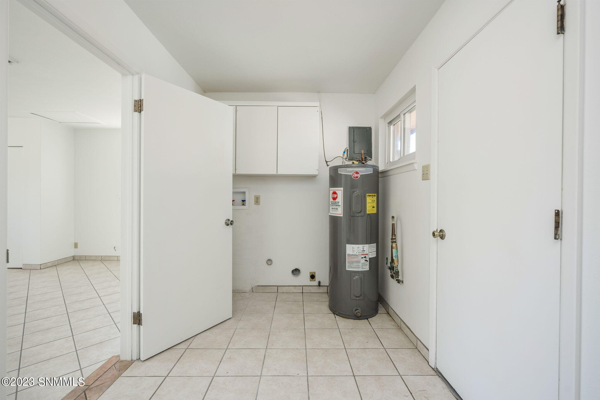 Las Cruces, New Mexico 88011, United States, 3 Bedrooms Bedrooms, ,2 BathroomsBathrooms,Residential,Pending,68864