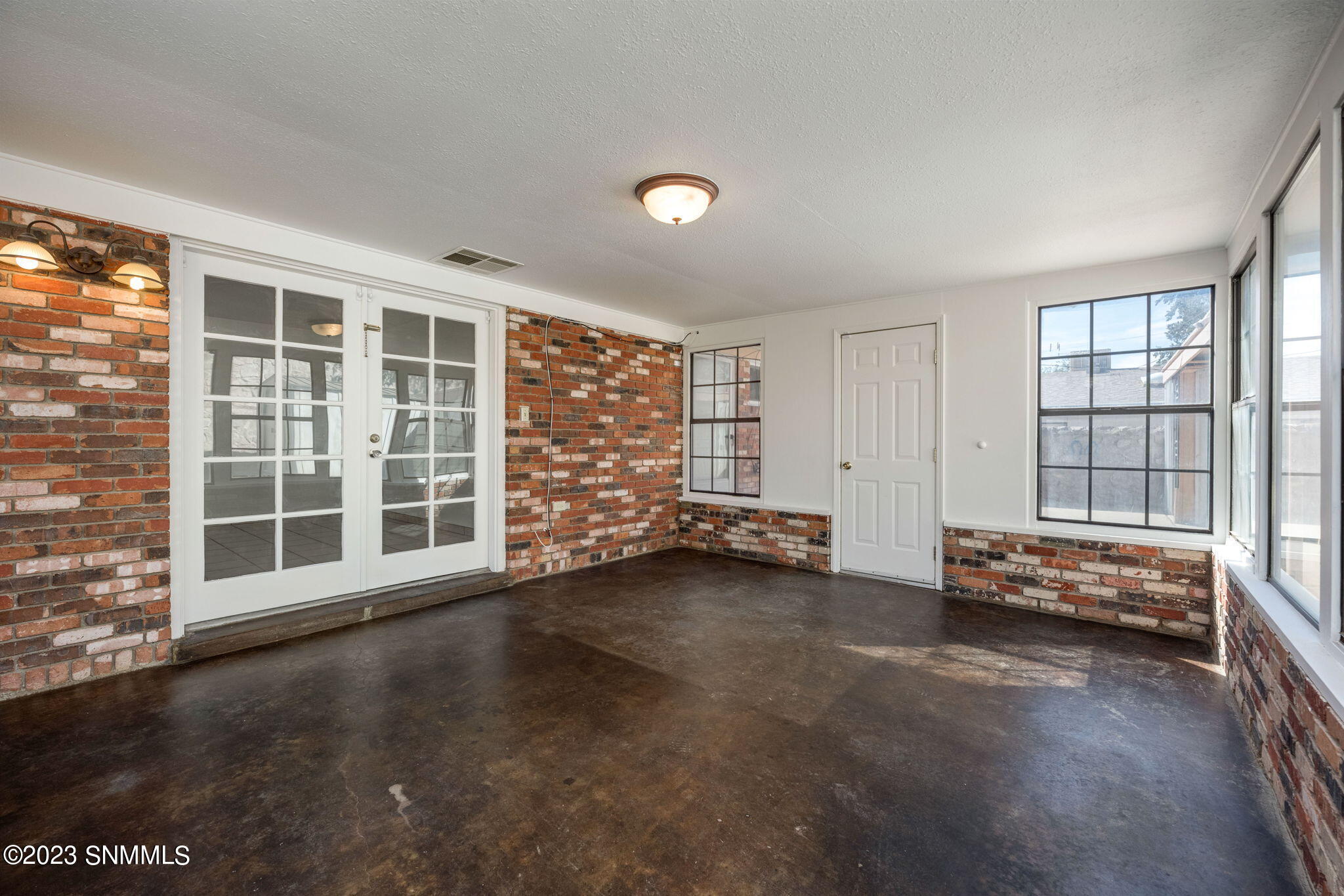 Las Cruces, New Mexico 88011, United States, 3 Bedrooms Bedrooms, ,2 BathroomsBathrooms,Residential,Pending,68864