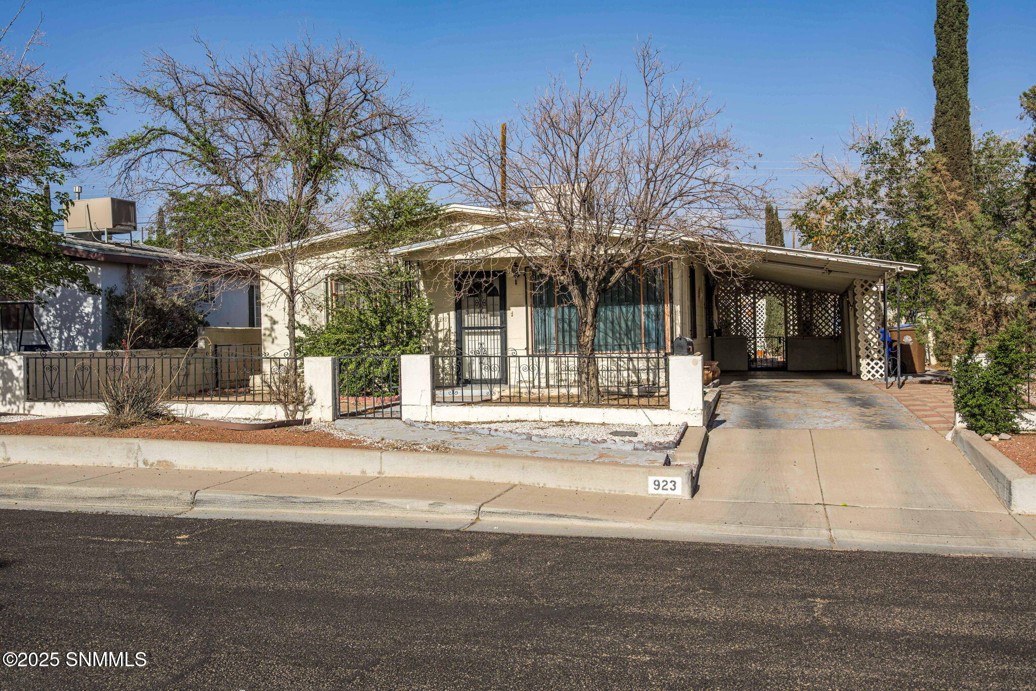 923 Mimbres St Street, Las Cruces, New York image 3