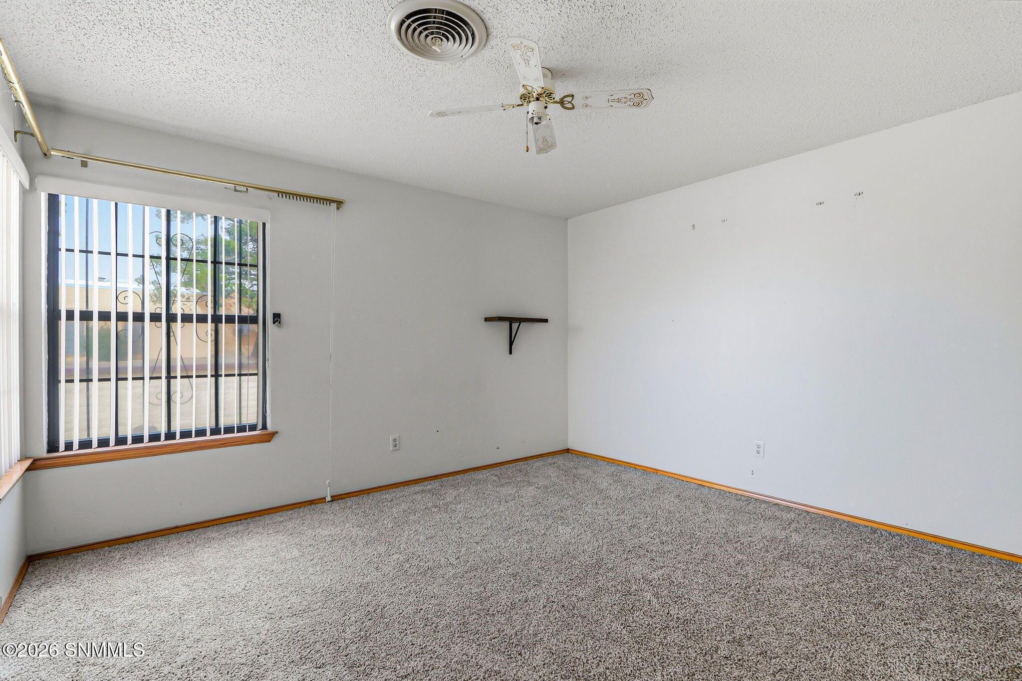 4_front bedroom