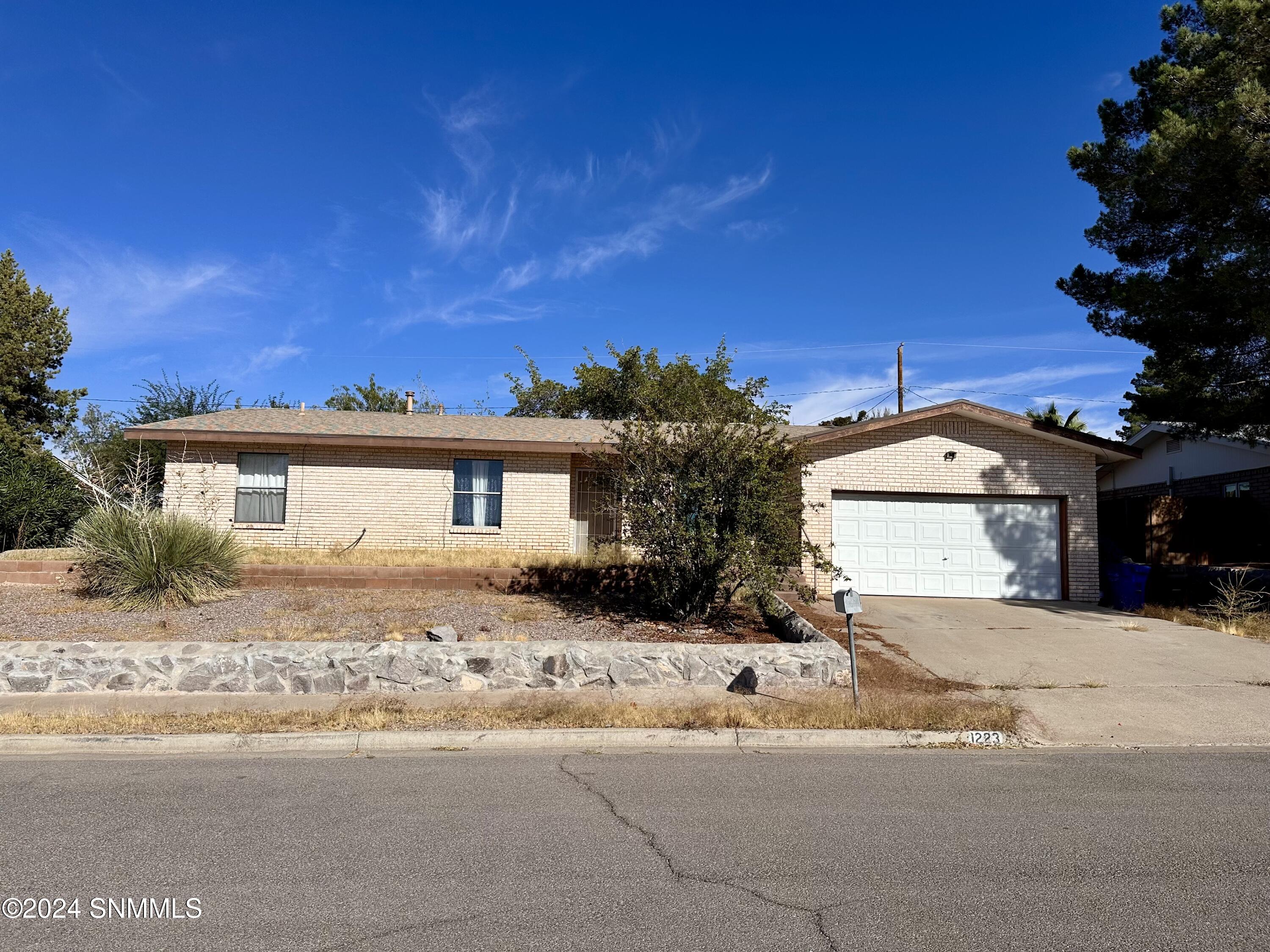 1223 Akers Street, Las Cruces, New Mexico image 1