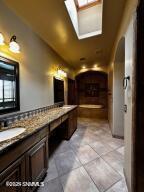Las Cruces, New Mexico 88012, United States, 3 Bedrooms Bedrooms, ,3 BathroomsBathrooms,Residential,Active,211124