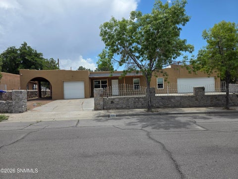 Homes For Sale - 1500 Juniper Avenue<br/> Las Cruces, NM 88001