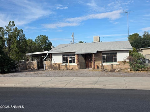 Homes For Sale - 3202 Harrelson Street<br/> Dona Ana County, Las Cruces, NM 88005