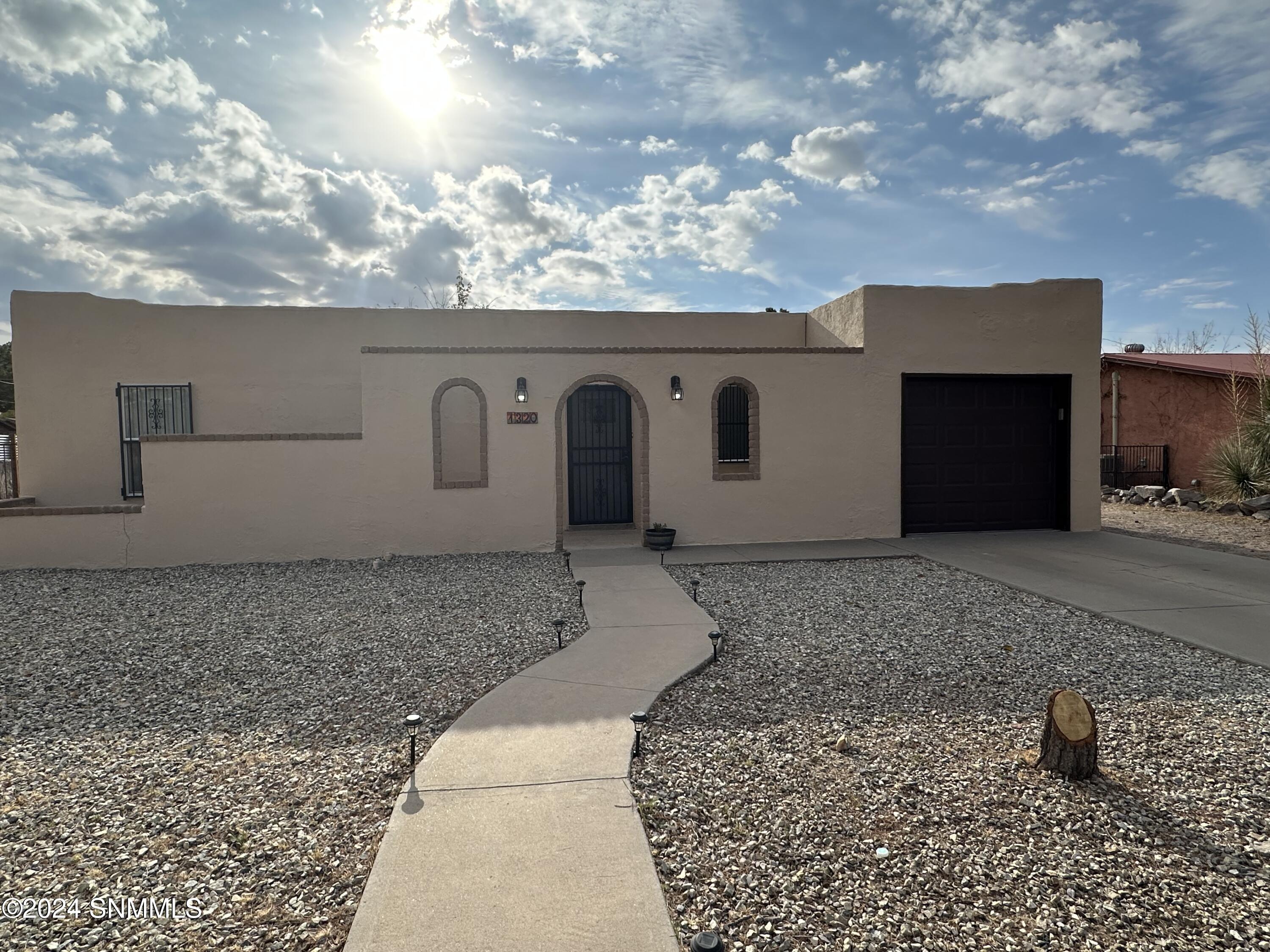 1320 Juniper Ave, Las Cruces, New Mexico image 1