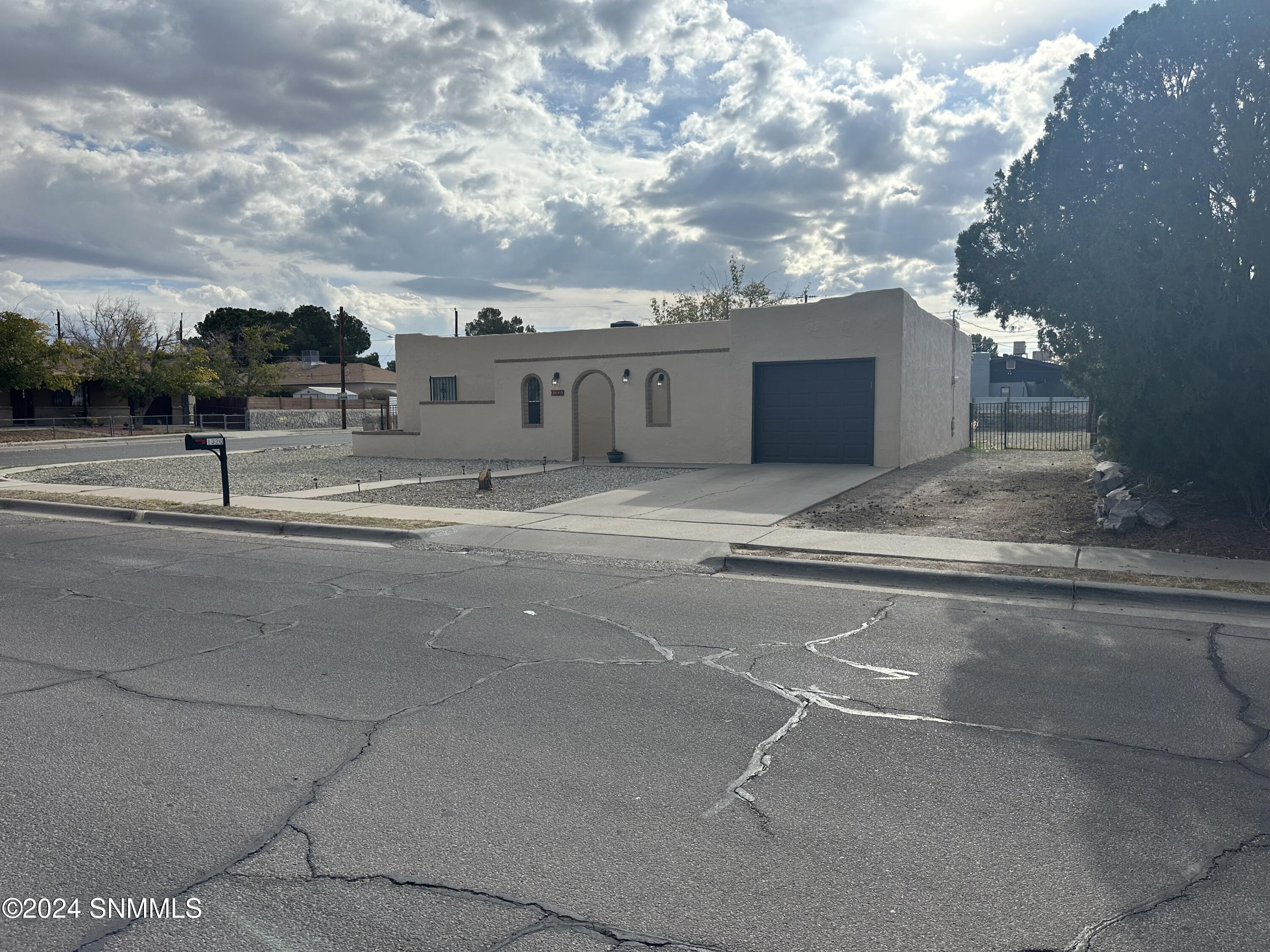 1320 Juniper Ave, Las Cruces, New Mexico image 2