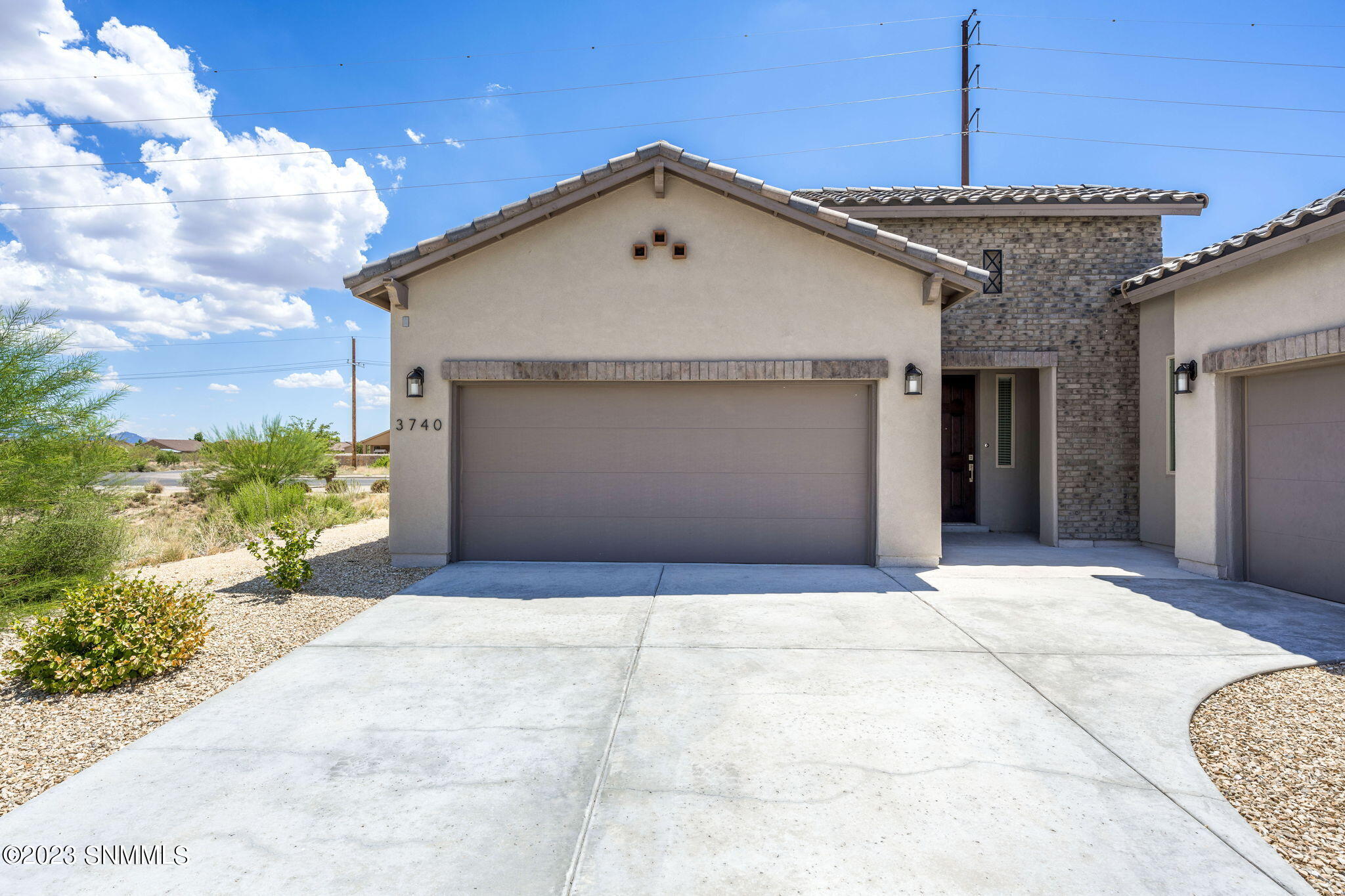 Las Cruces, New Mexico 88012, United States, 4 Bedrooms Bedrooms, ,3 BathroomsBathrooms,Residential,Pending,71258