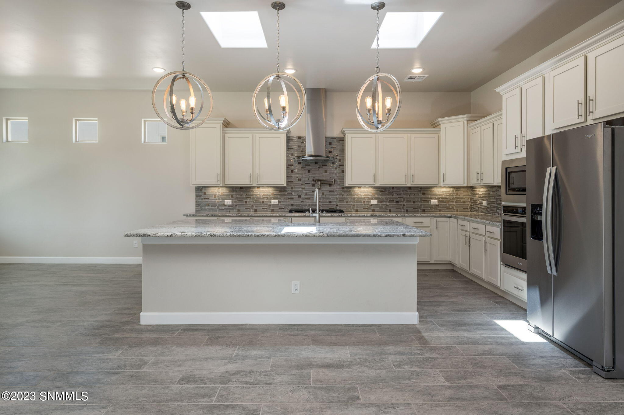 Las Cruces, New Mexico 88012, United States, 4 Bedrooms Bedrooms, ,3 BathroomsBathrooms,Residential,Pending,71258