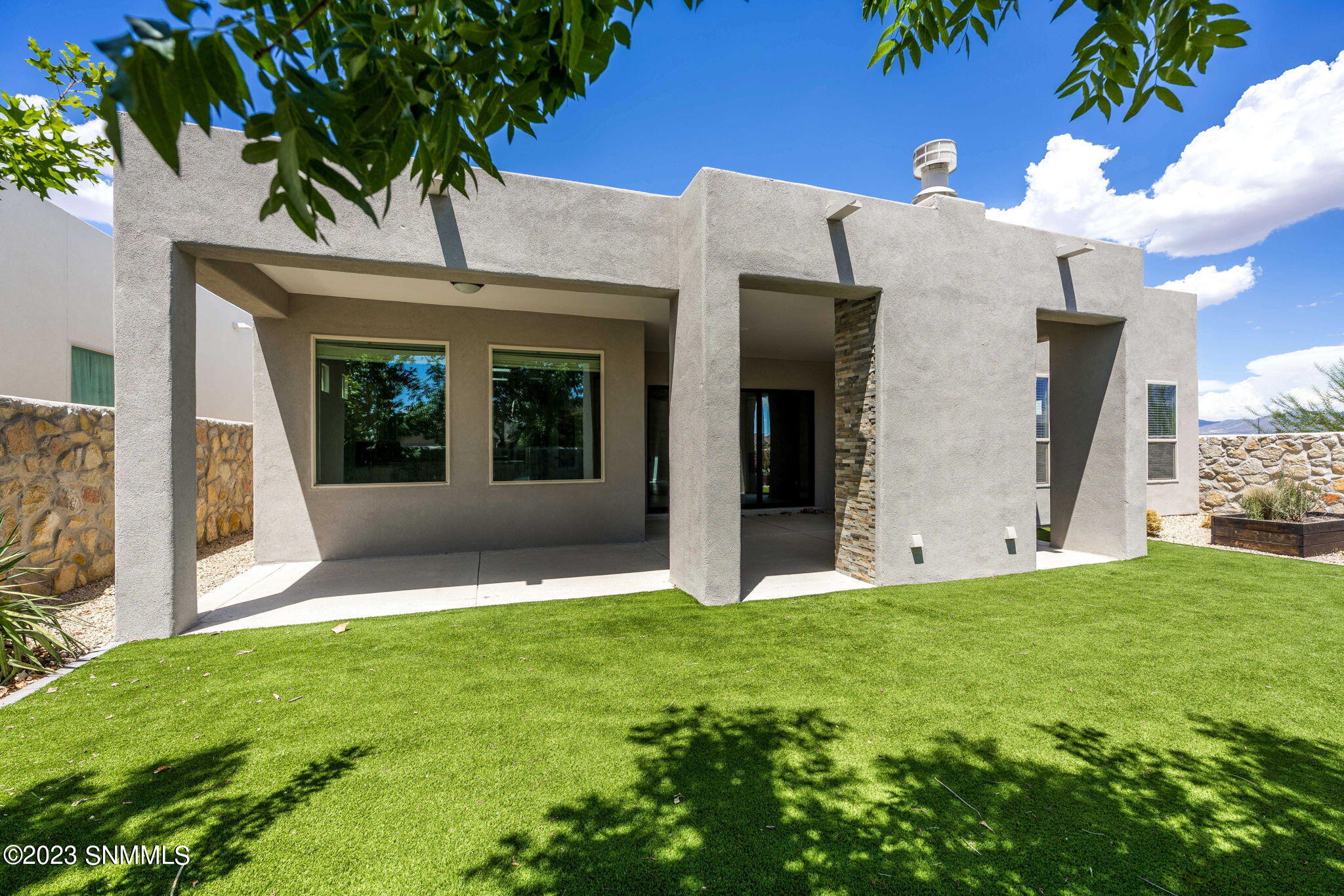 Las Cruces, New Mexico 88012, United States, 4 Bedrooms Bedrooms, ,3 BathroomsBathrooms,Residential,Pending,71258