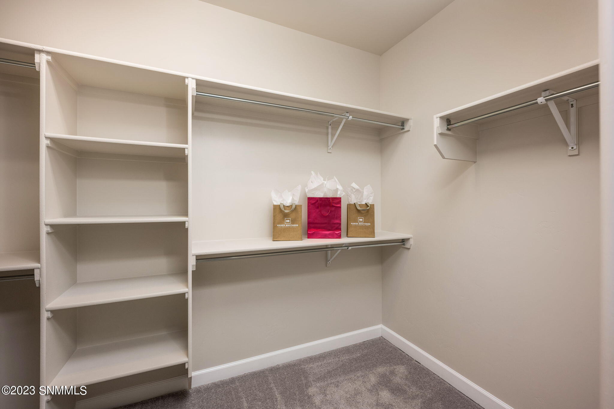 Las Cruces, New Mexico 88012, United States, 4 Bedrooms Bedrooms, ,3 BathroomsBathrooms,Residential,Pending,71258