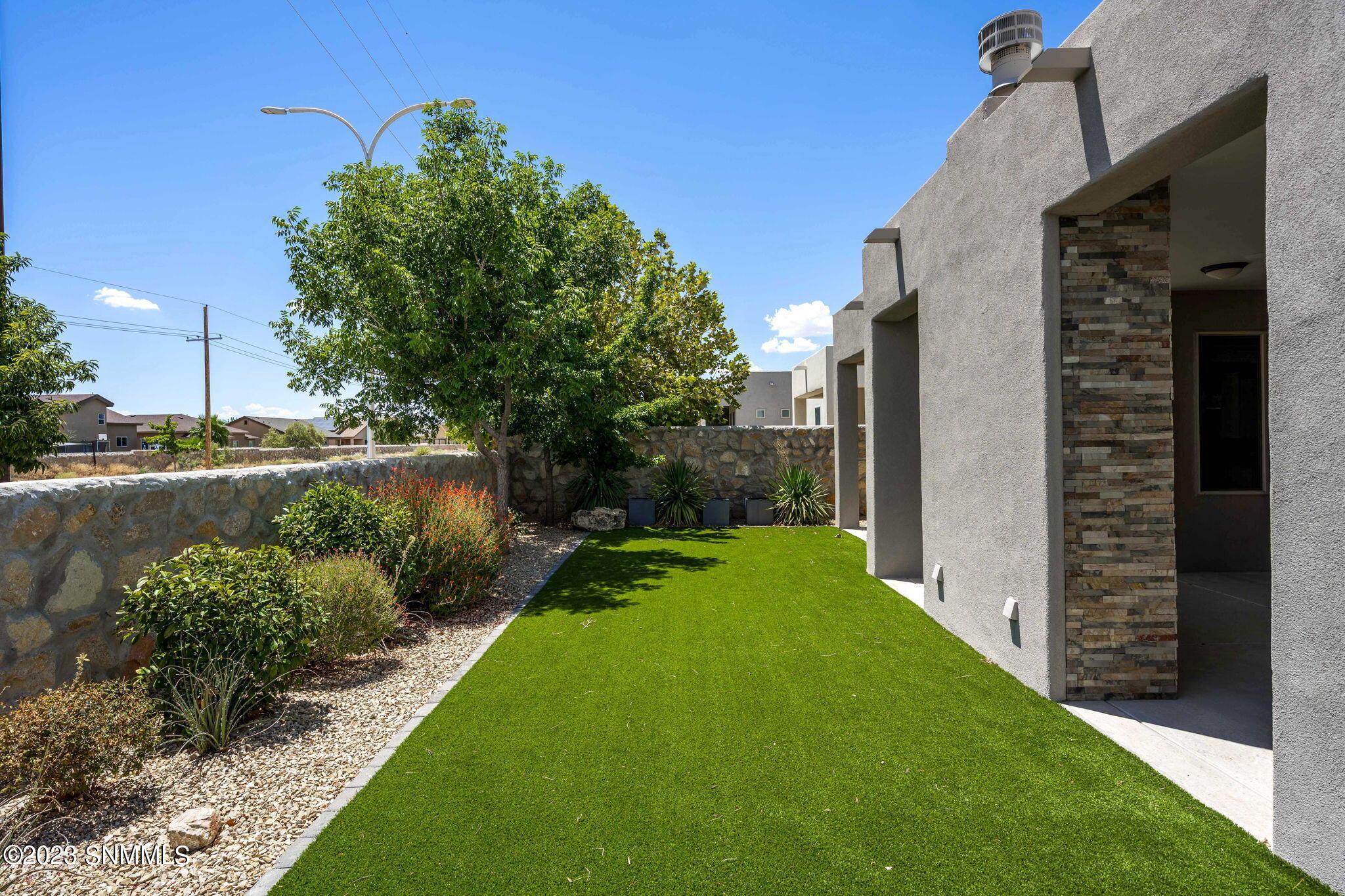 Las Cruces, New Mexico 88012, United States, 4 Bedrooms Bedrooms, ,3 BathroomsBathrooms,Residential,Pending,71258