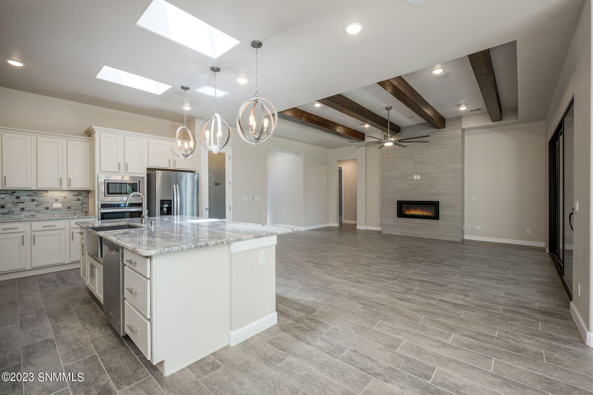 Las Cruces, New Mexico 88012, United States, 4 Bedrooms Bedrooms, ,3 BathroomsBathrooms,Residential,Pending,71258