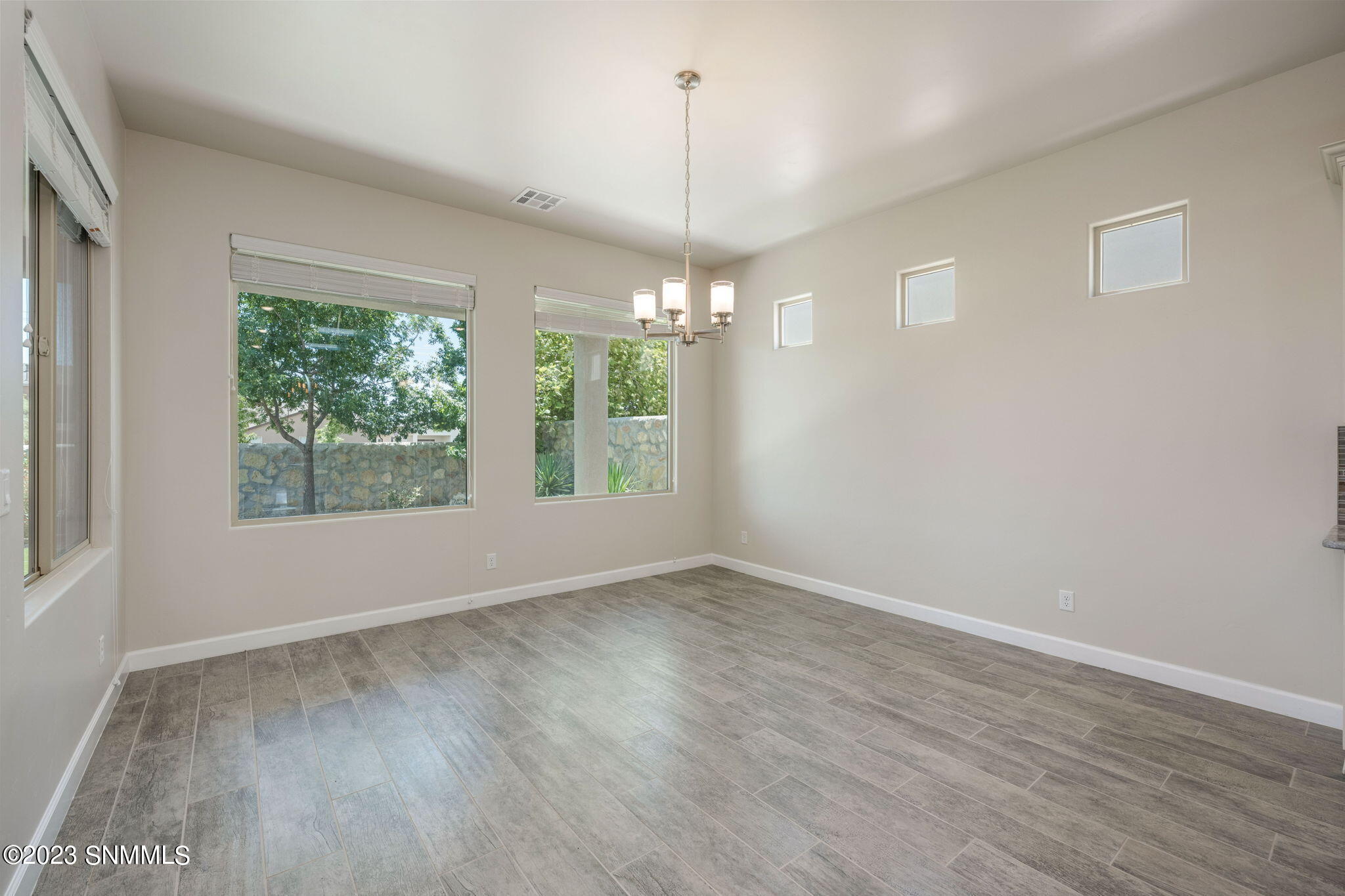 Las Cruces, New Mexico 88012, United States, 4 Bedrooms Bedrooms, ,3 BathroomsBathrooms,Residential,Pending,71258