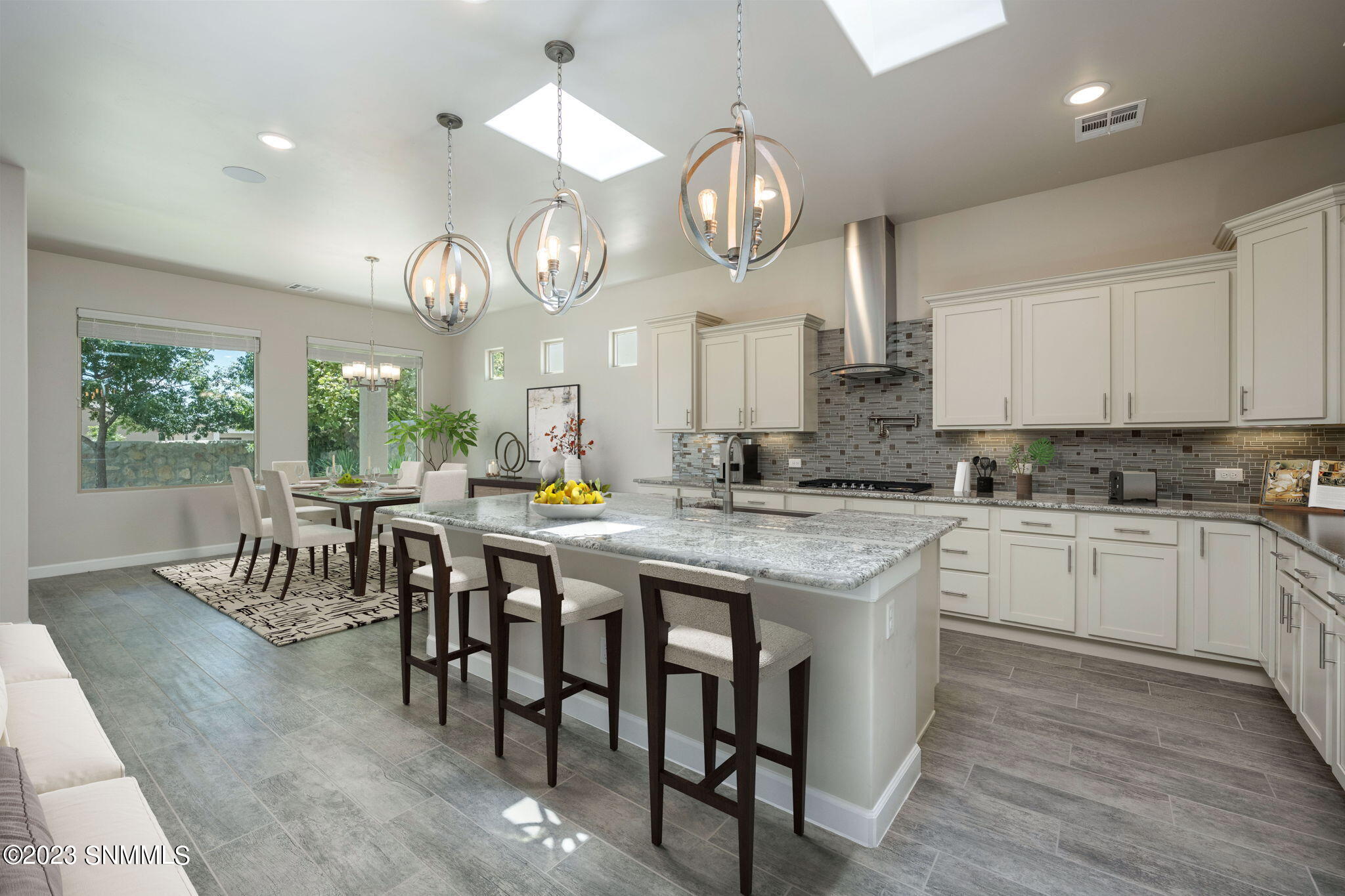 Las Cruces, New Mexico 88012, United States, 4 Bedrooms Bedrooms, ,3 BathroomsBathrooms,Residential,Pending,71258