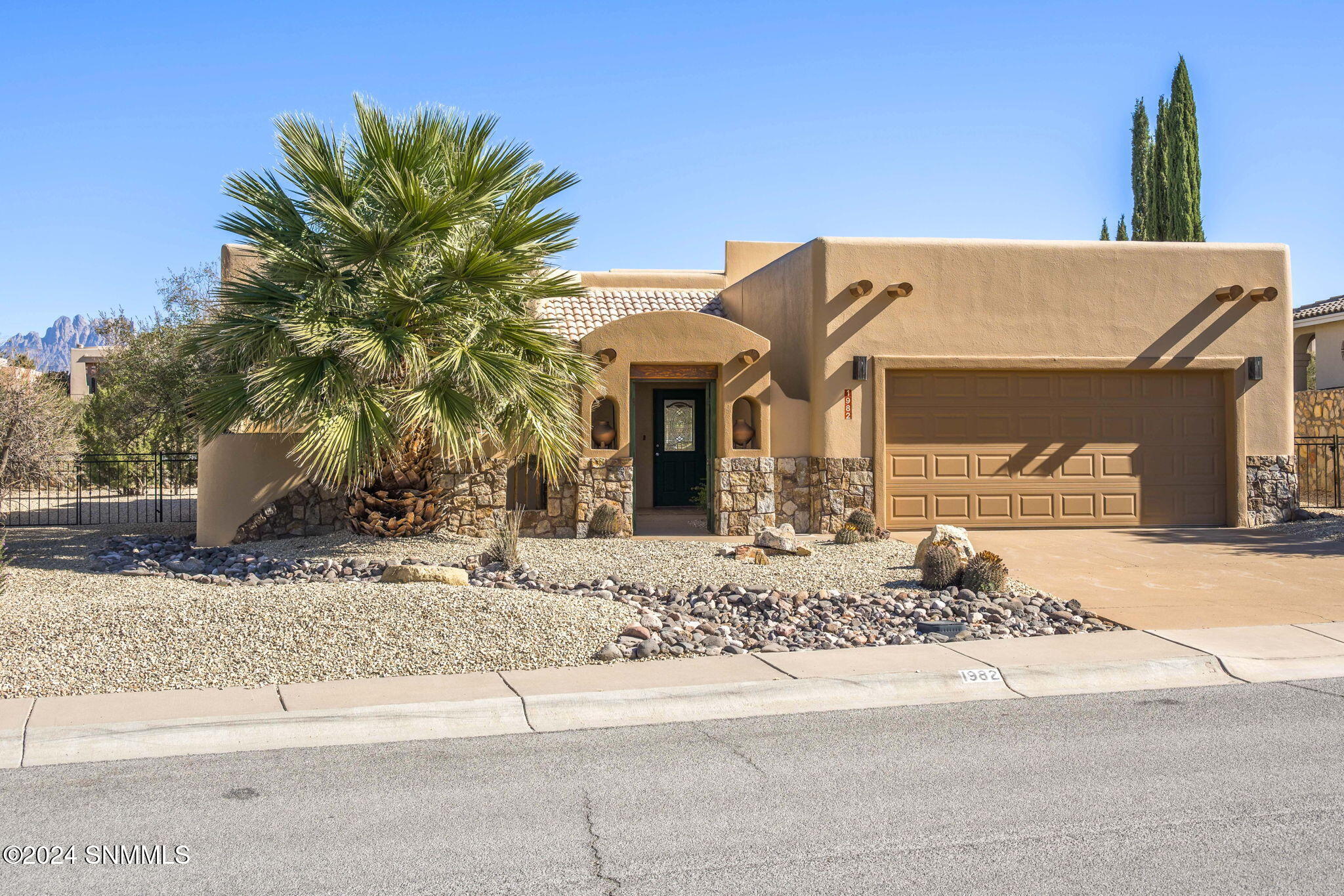 1982 Lone Tree Lane, Las Cruces, New Mexico image 1