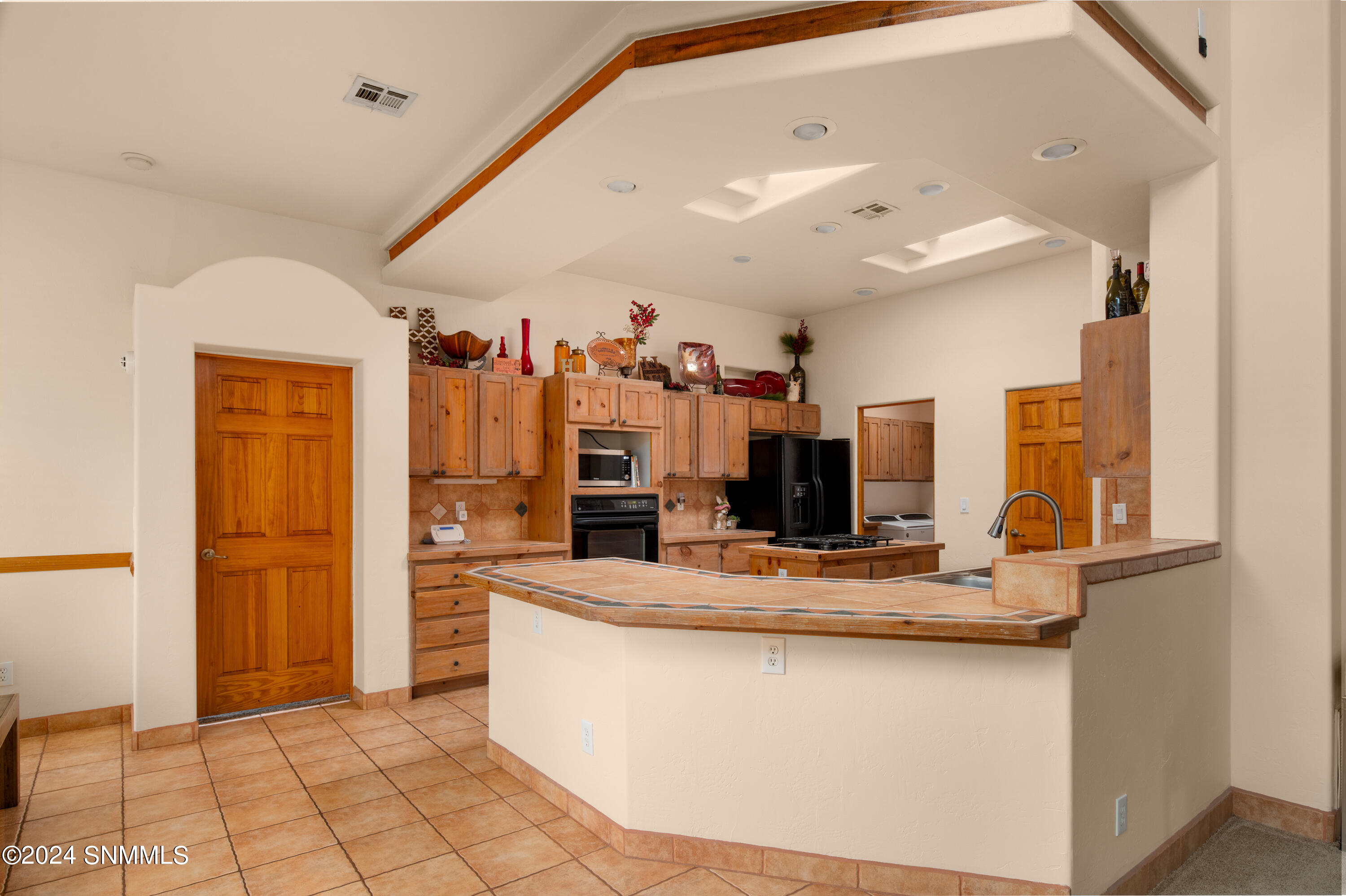 Las Cruces, New Mexico 88005, United States, 3 Bedrooms Bedrooms, ,3 BathroomsBathrooms,Residential,Pending,60701