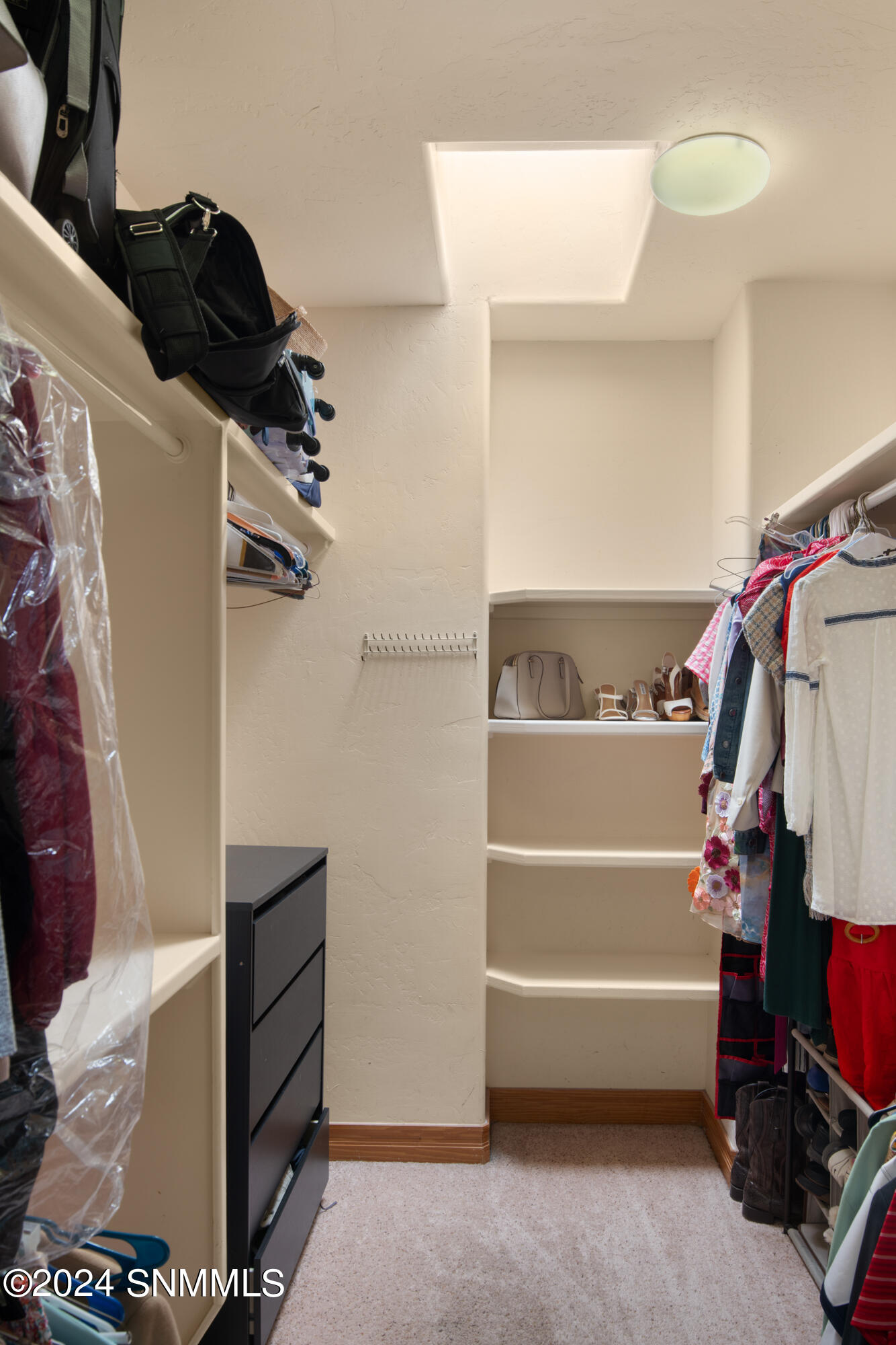 Las Cruces, New Mexico 88005, United States, 3 Bedrooms Bedrooms, ,3 BathroomsBathrooms,Residential,Pending,60701