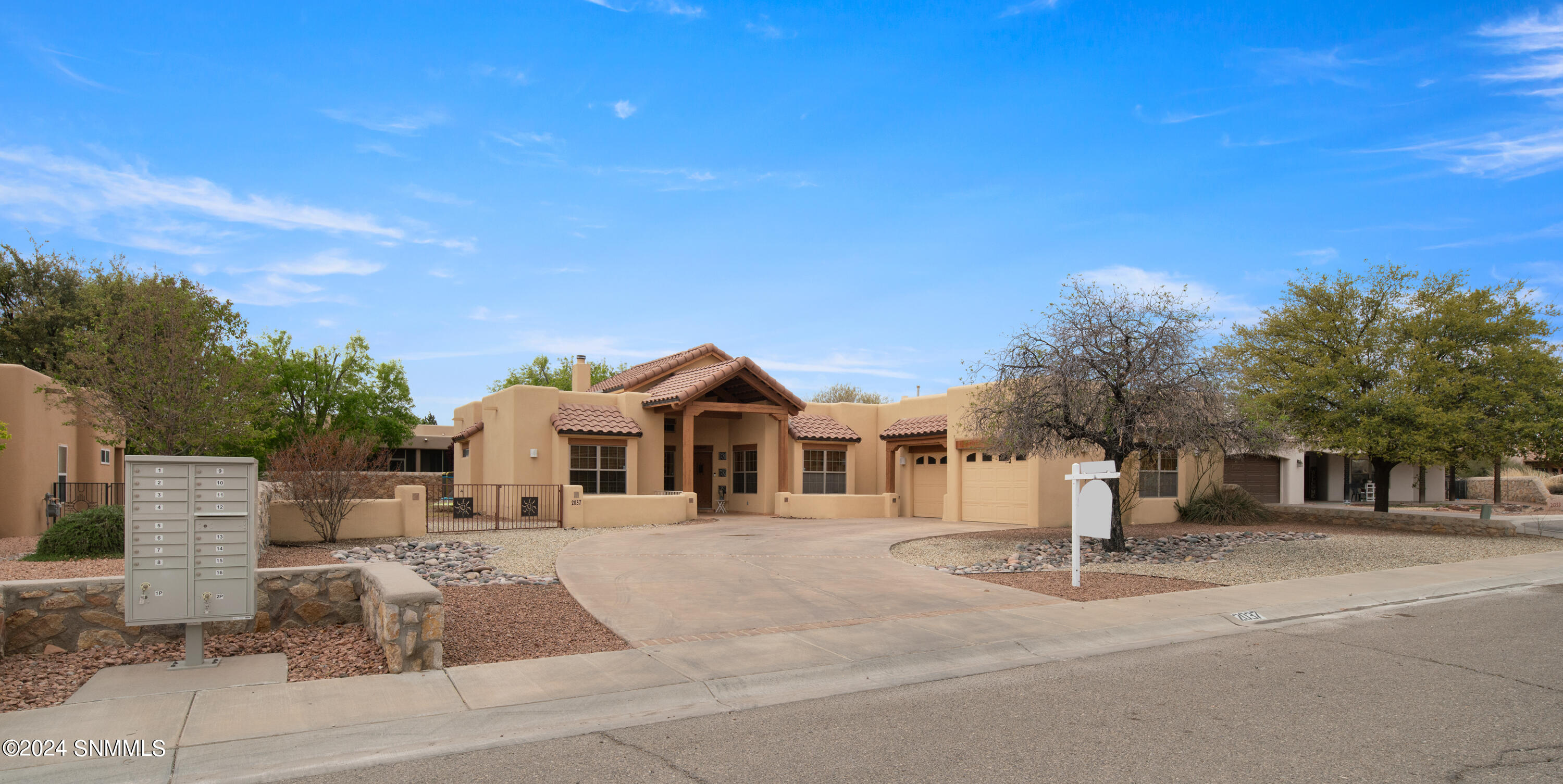 Las Cruces, New Mexico 88005, United States, 3 Bedrooms Bedrooms, ,3 BathroomsBathrooms,Residential,Pending,60701