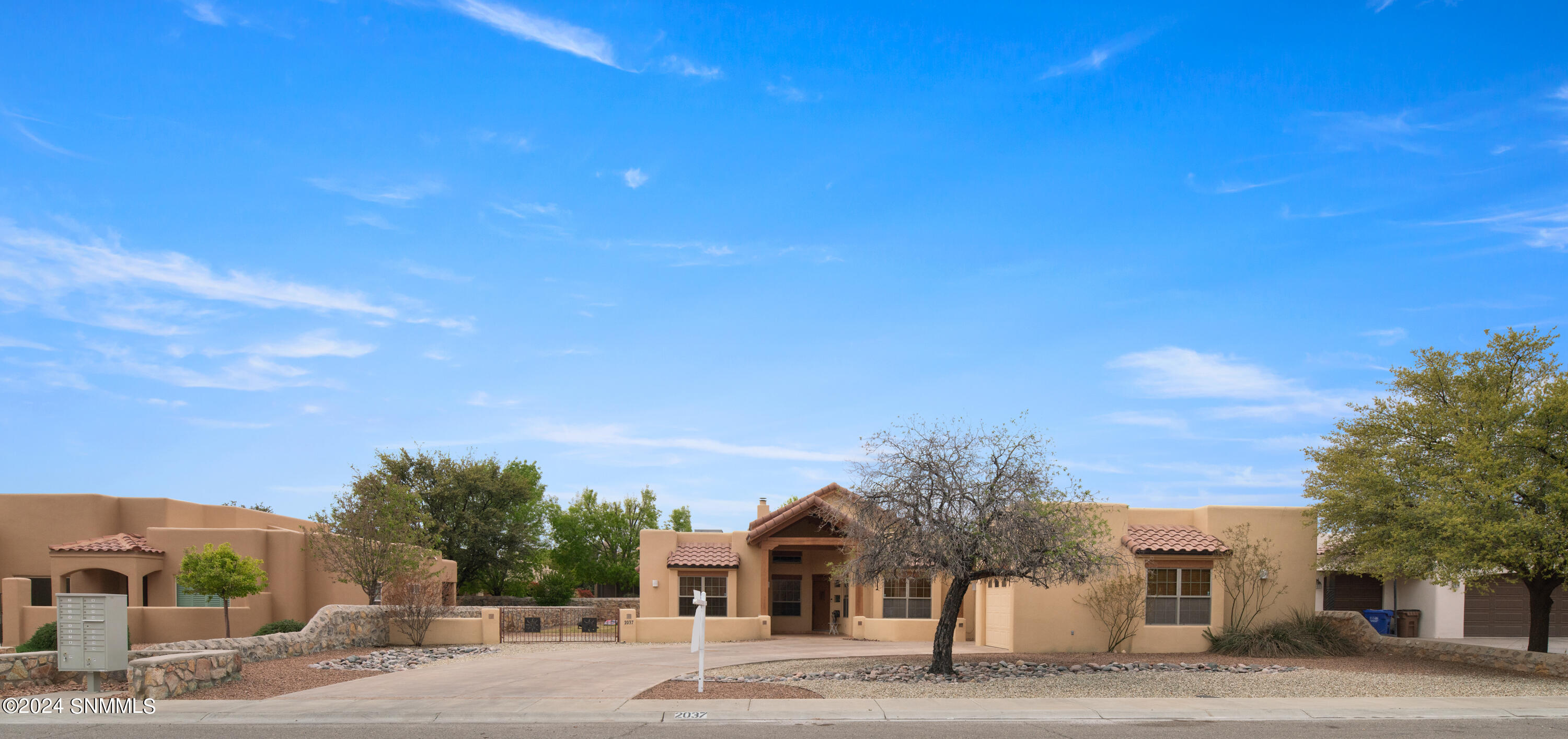 Las Cruces, New Mexico 88005, United States, 3 Bedrooms Bedrooms, ,3 BathroomsBathrooms,Residential,Pending,60701