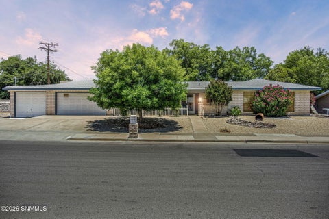 Homes For Sale - 2810 Topley Avenue<br/> Las Cruces, NM 88005