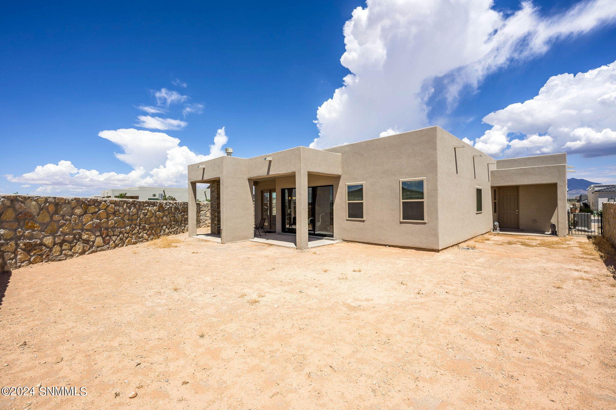 Las Cruces, New Mexico 88012, United States, 4 Bedrooms Bedrooms, ,2 BathroomsBathrooms,Residential,Pending,47768