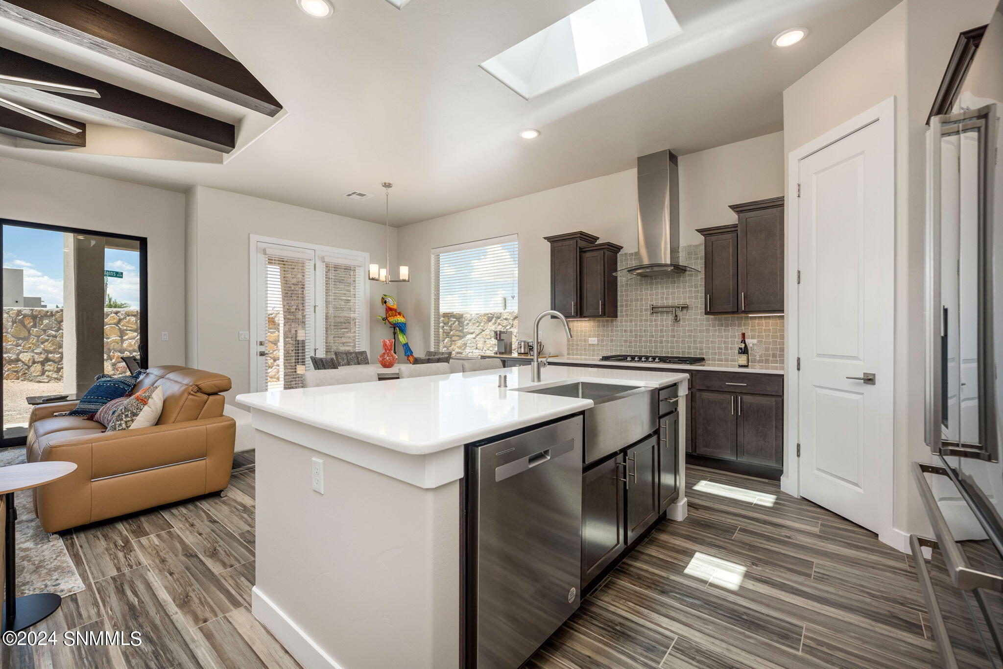 Las Cruces, New Mexico 88012, United States, 4 Bedrooms Bedrooms, ,2 BathroomsBathrooms,Residential,Pending,47768