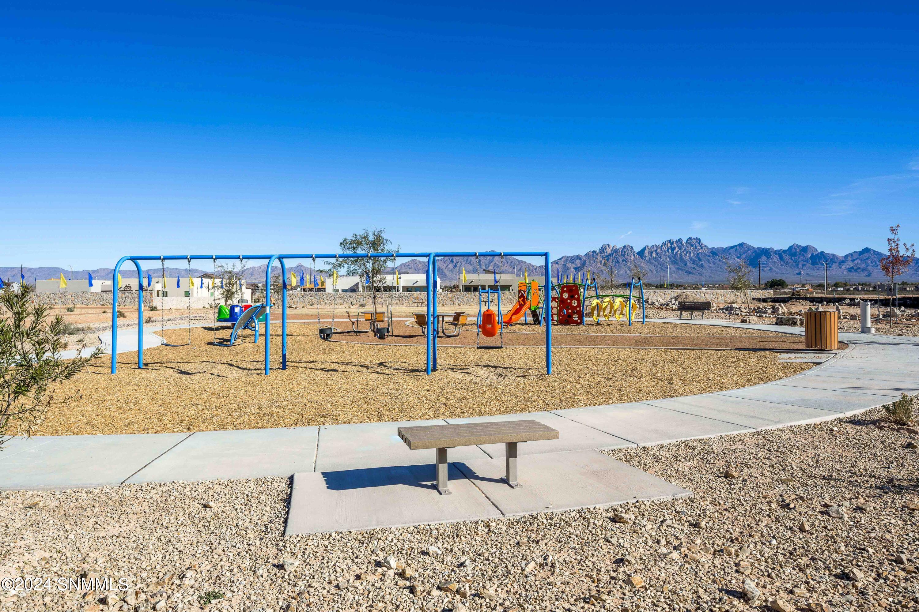 Las Cruces, New Mexico 88012, United States, 4 Bedrooms Bedrooms, ,2 BathroomsBathrooms,Residential,Pending,47768