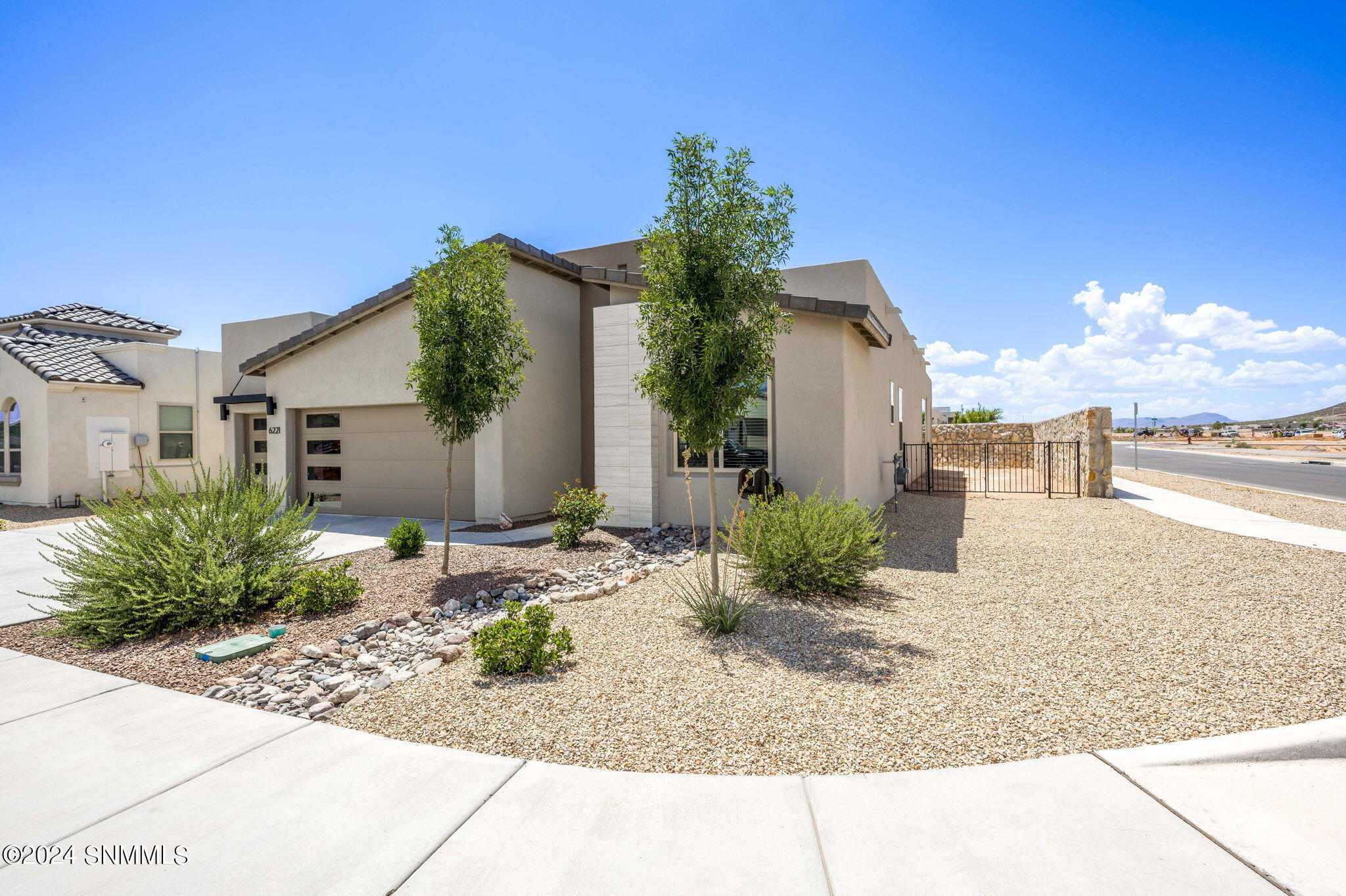 Las Cruces, New Mexico 88012, United States, 4 Bedrooms Bedrooms, ,2 BathroomsBathrooms,Residential,Pending,47768