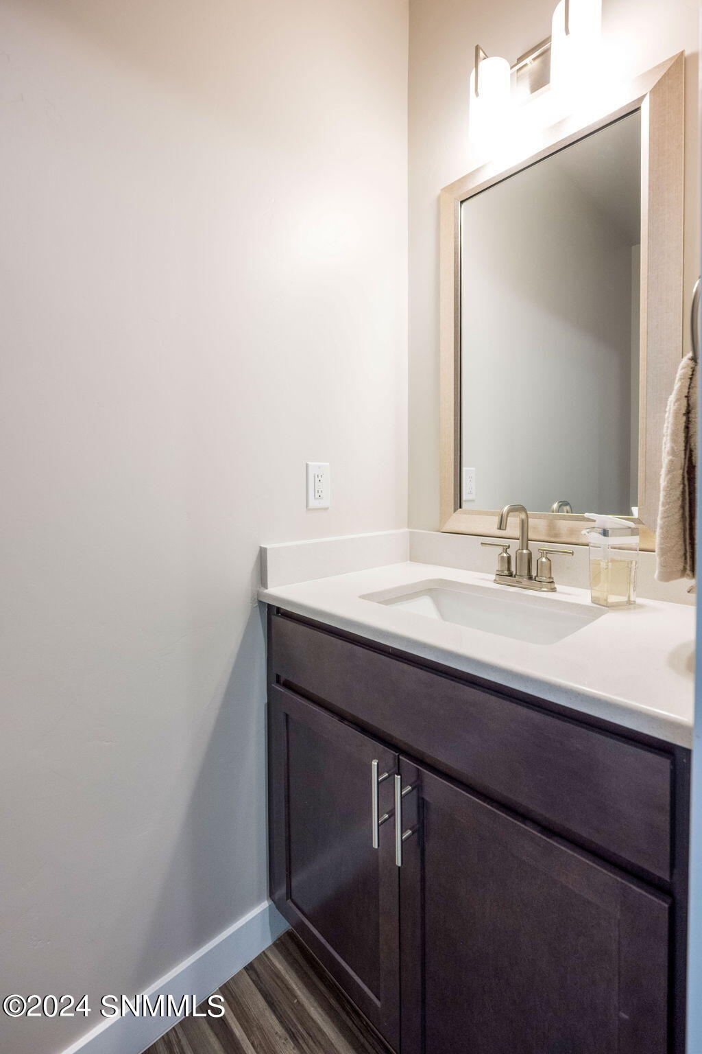 Las Cruces, New Mexico 88012, United States, 4 Bedrooms Bedrooms, ,2 BathroomsBathrooms,Residential,Pending,47768