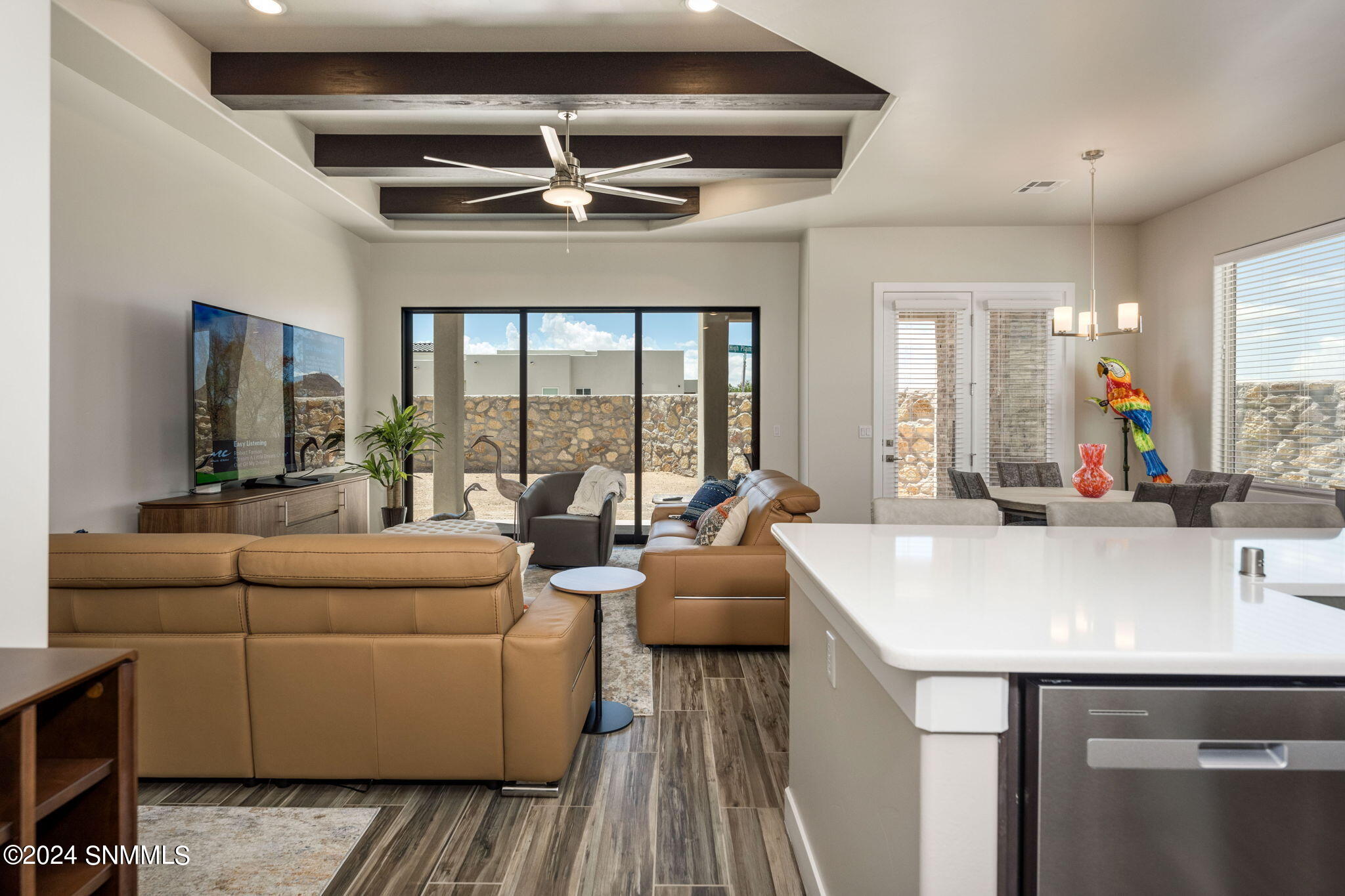 Las Cruces, New Mexico 88012, United States, 4 Bedrooms Bedrooms, ,2 BathroomsBathrooms,Residential,Pending,47768