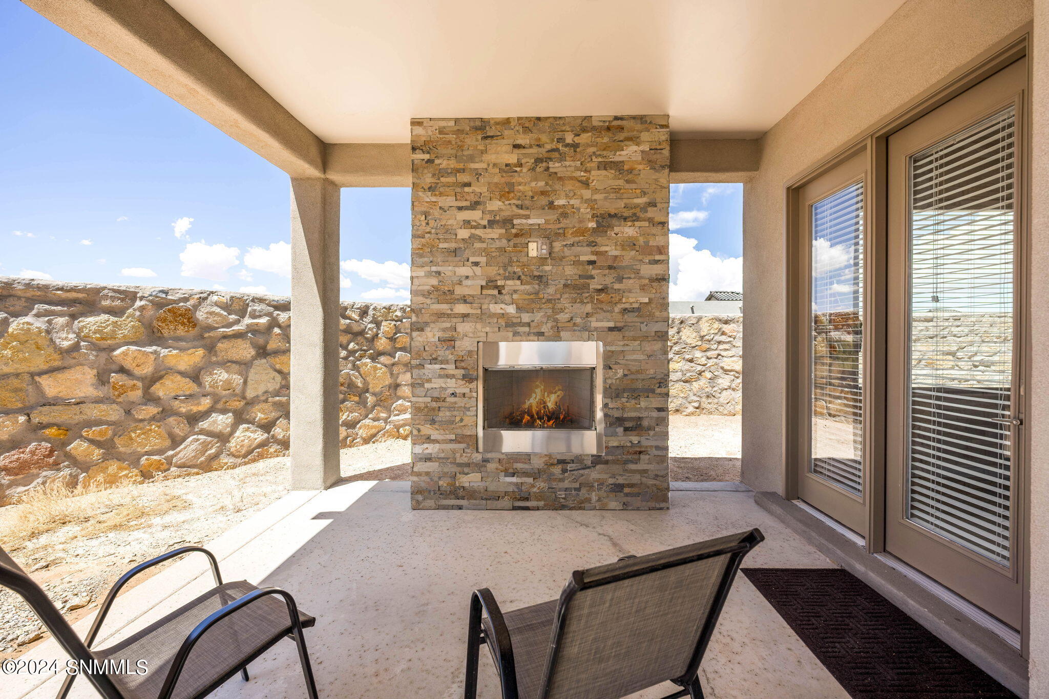 Las Cruces, New Mexico 88012, United States, 4 Bedrooms Bedrooms, ,2 BathroomsBathrooms,Residential,Pending,47768