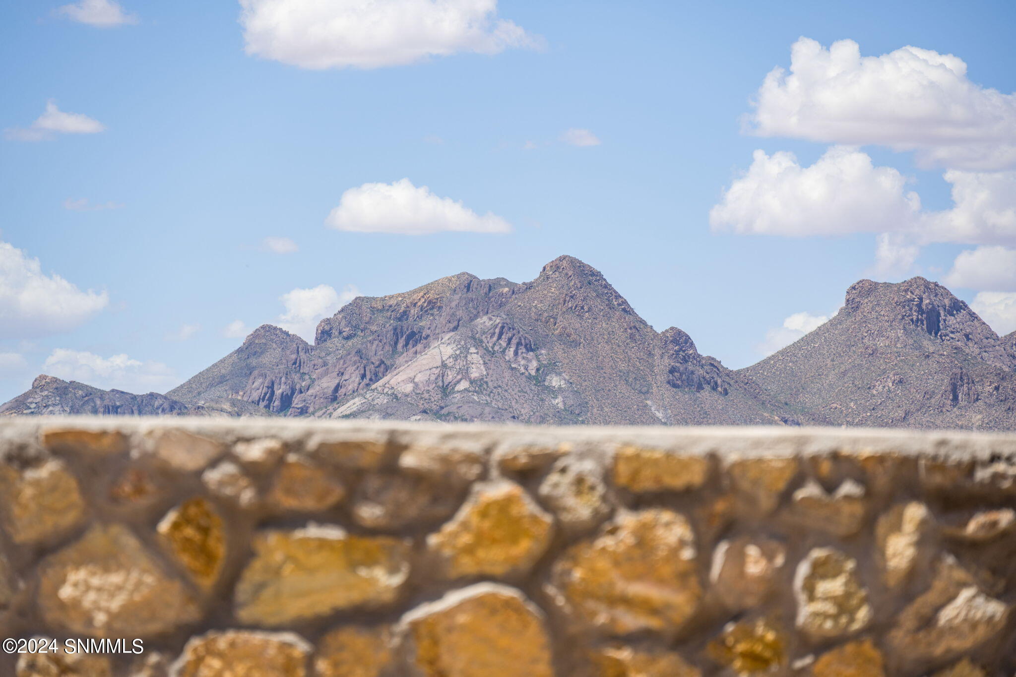 Las Cruces, New Mexico 88012, United States, 4 Bedrooms Bedrooms, ,2 BathroomsBathrooms,Residential,Pending,47768