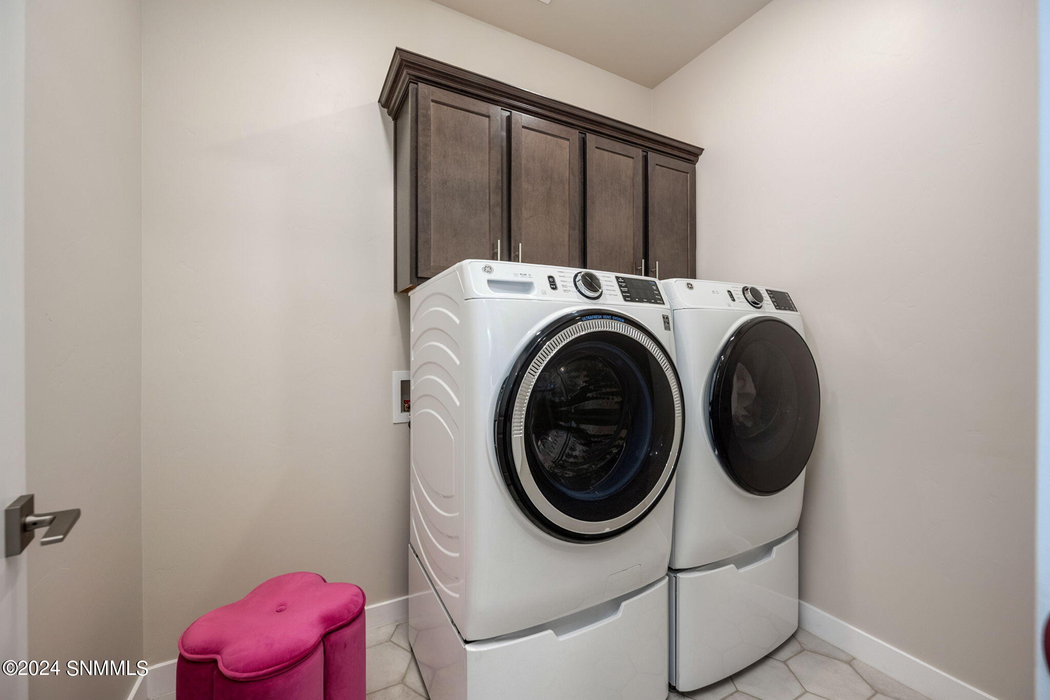 Las Cruces, New Mexico 88012, United States, 4 Bedrooms Bedrooms, ,2 BathroomsBathrooms,Residential,Pending,47768