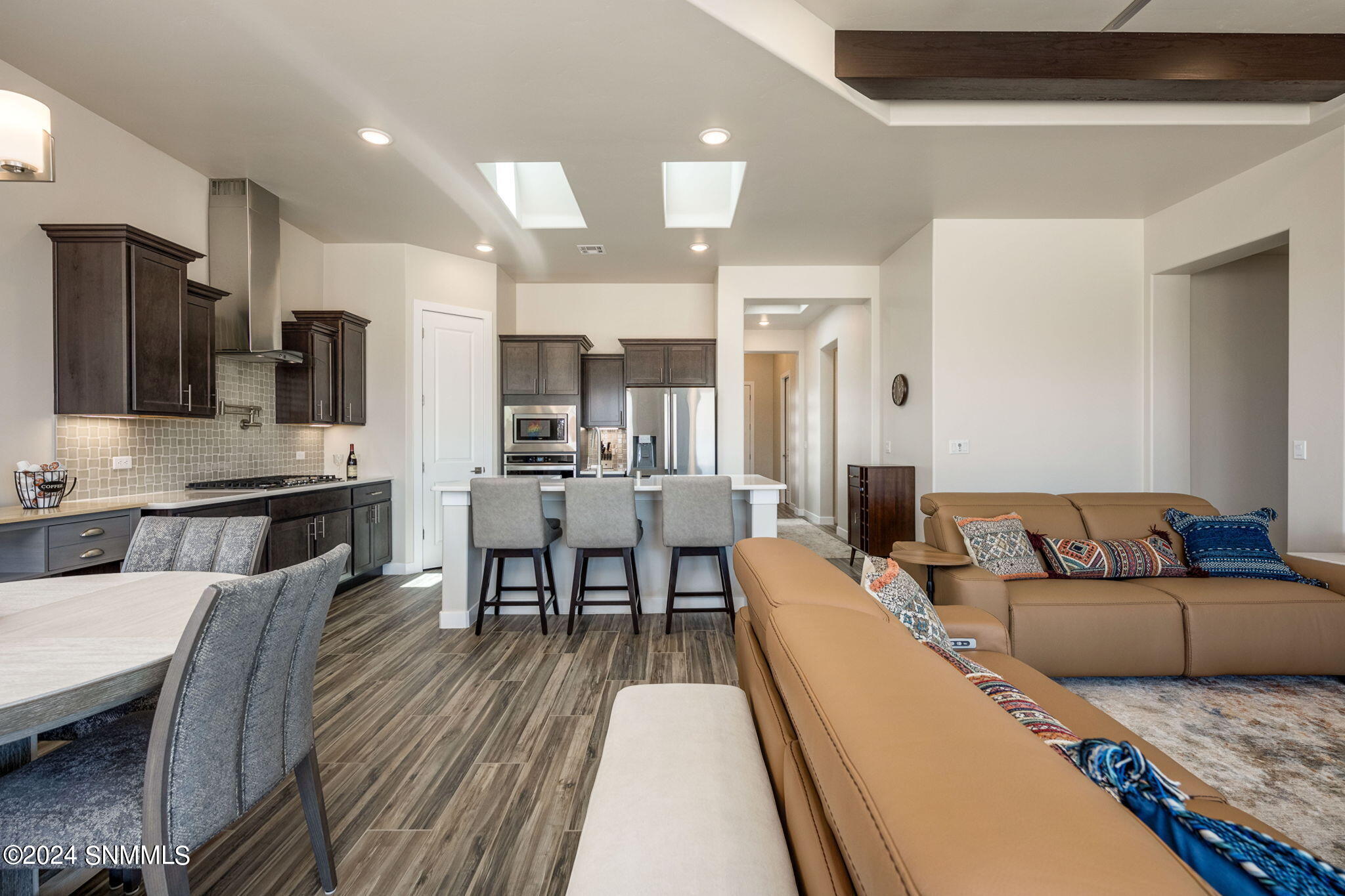 Las Cruces, New Mexico 88012, United States, 4 Bedrooms Bedrooms, ,2 BathroomsBathrooms,Residential,Pending,47768