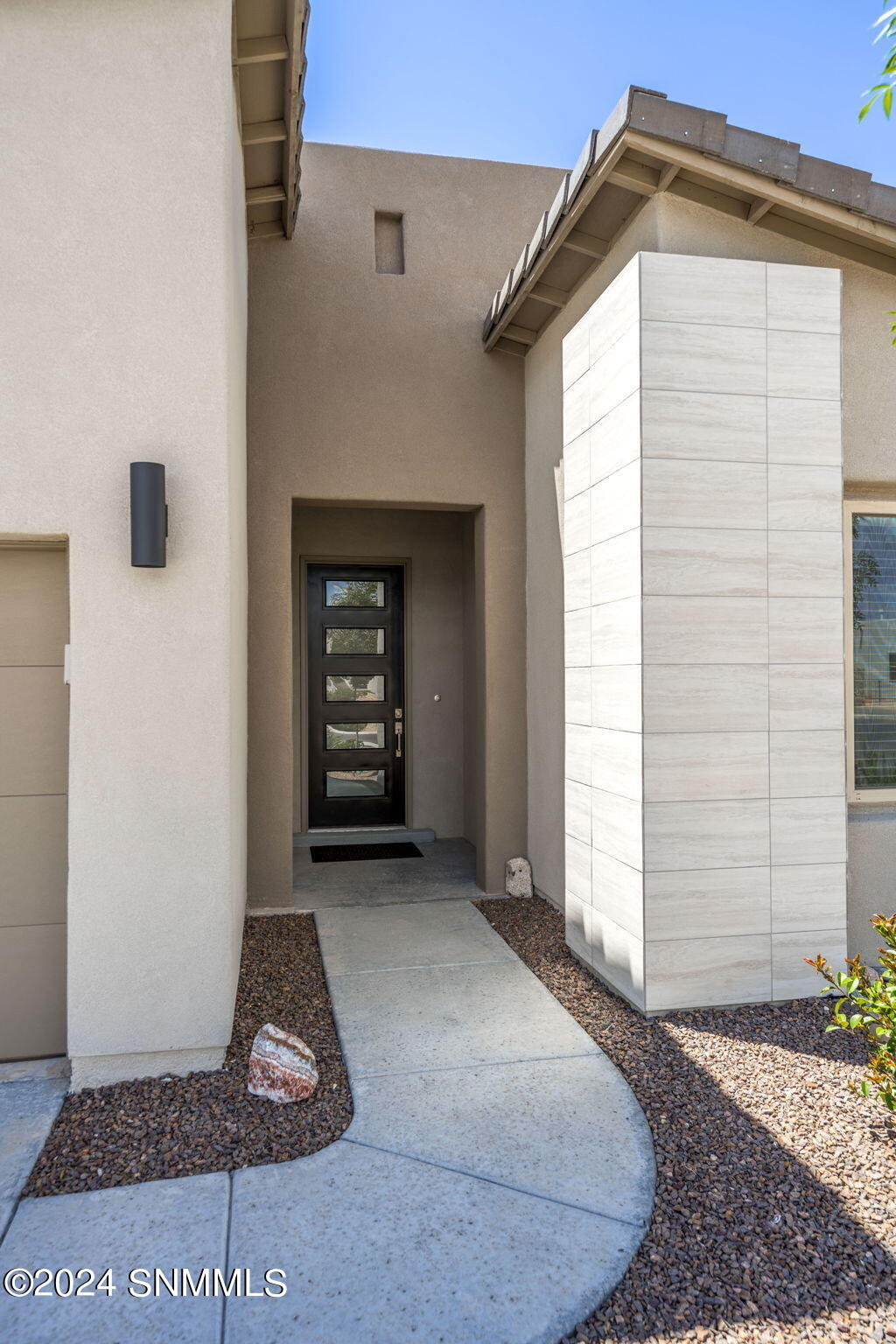 Las Cruces, New Mexico 88012, United States, 4 Bedrooms Bedrooms, ,2 BathroomsBathrooms,Residential,Pending,47768