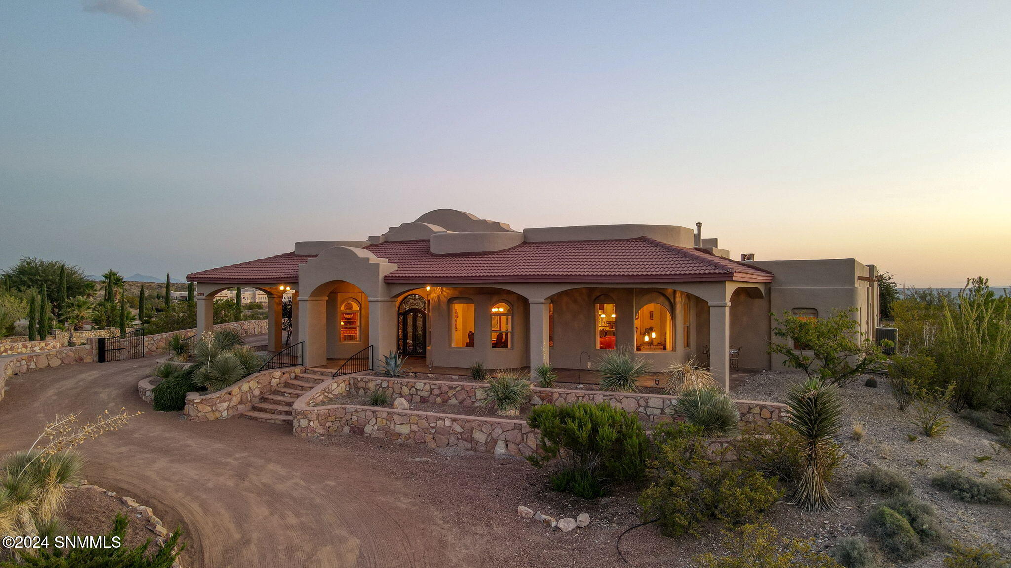 5578 Camino Escondida, Las Cruces, New Mexico image 1